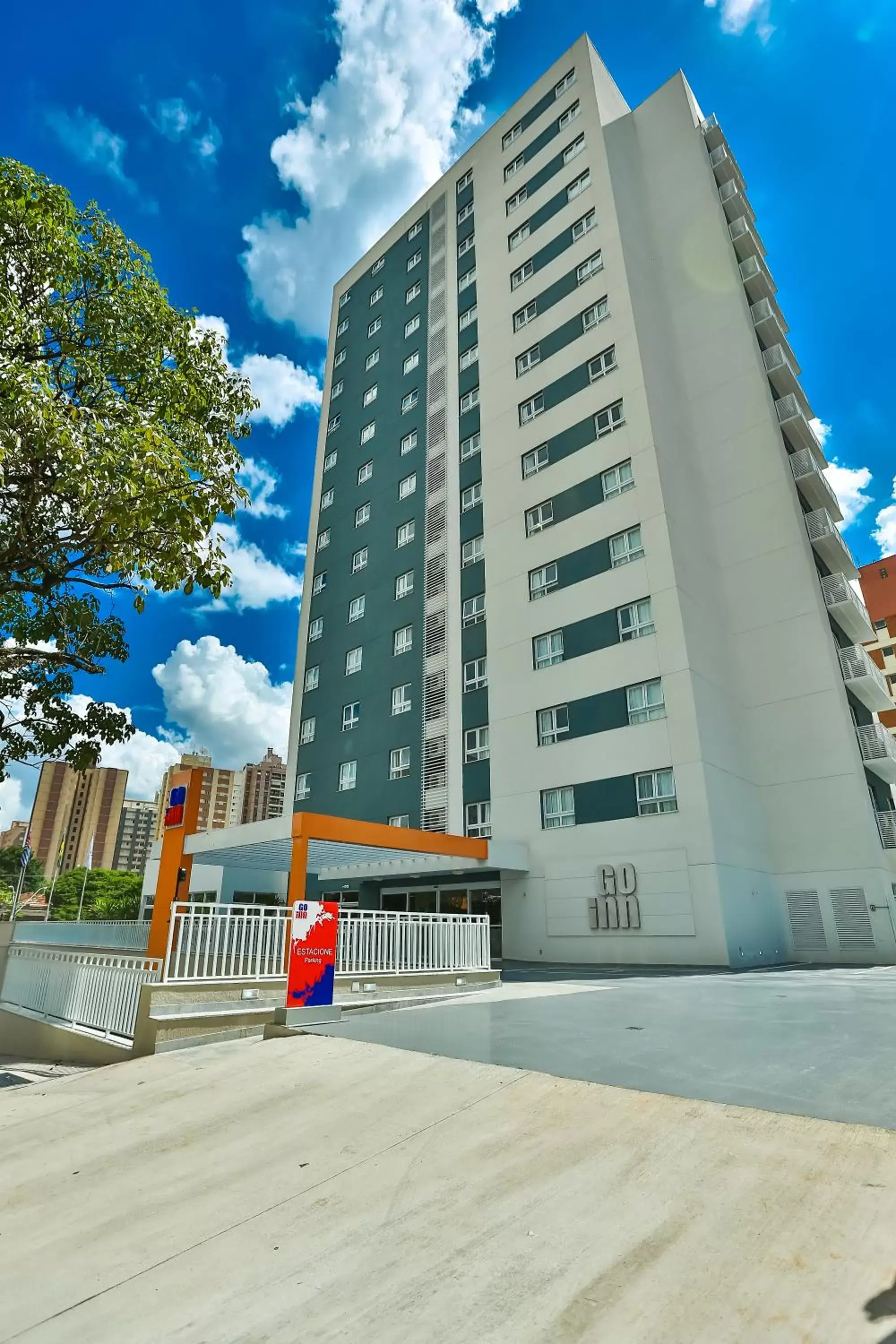 Facade/entrance, Property Building in Go Inn Cambuí Campinas