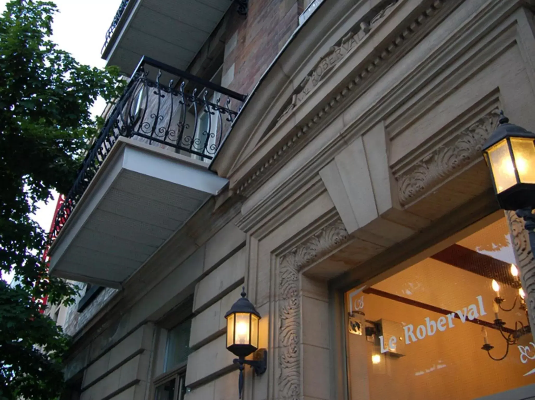 Facade/entrance in Hotel le Roberval Facade/entrance in Hotel le Roberval