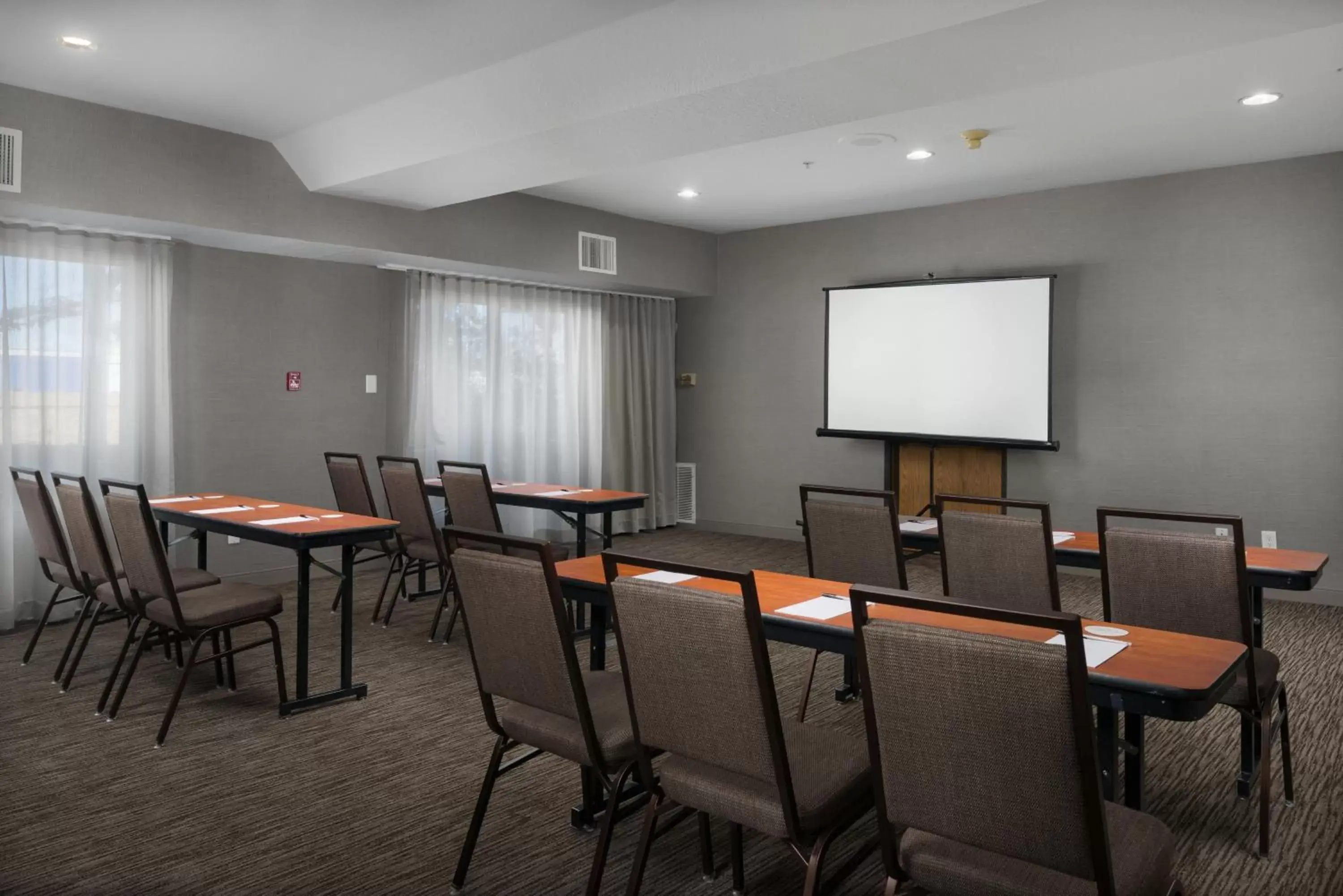 Banquet/Function facilities in Country Inn & Suites by Radisson, Portland International Airport, OR