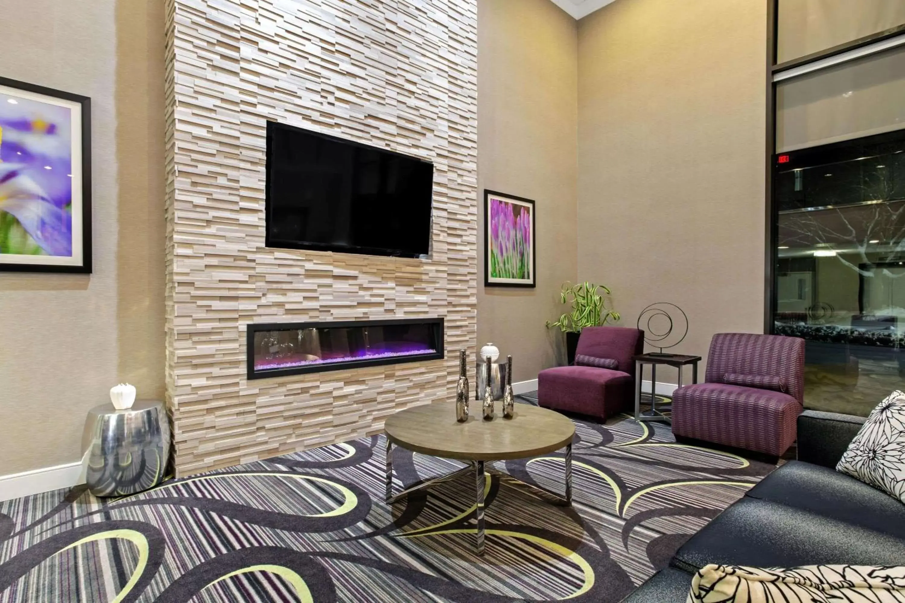Lobby or reception, Seating Area in La Quinta by Wyndham Boston-Andover