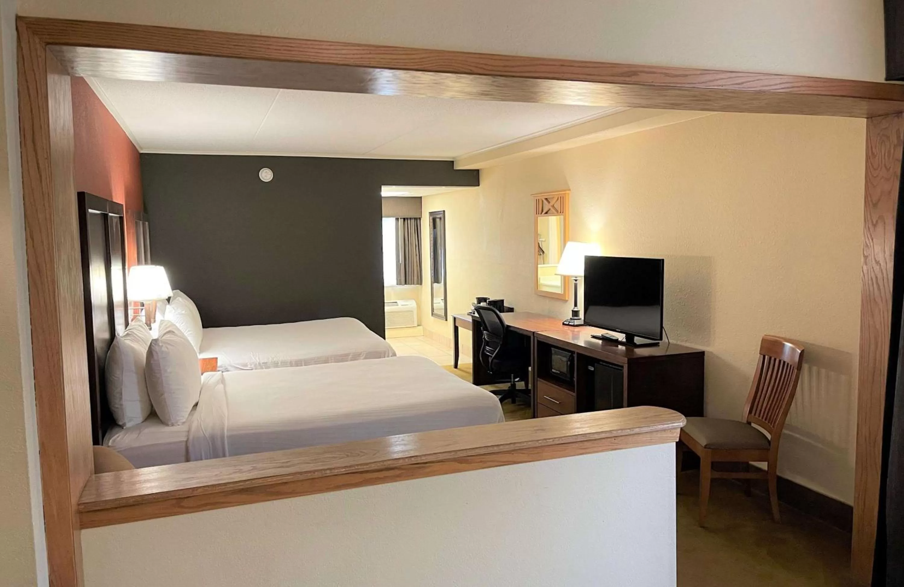 Bedroom, Bed in Best Western Starlite Village