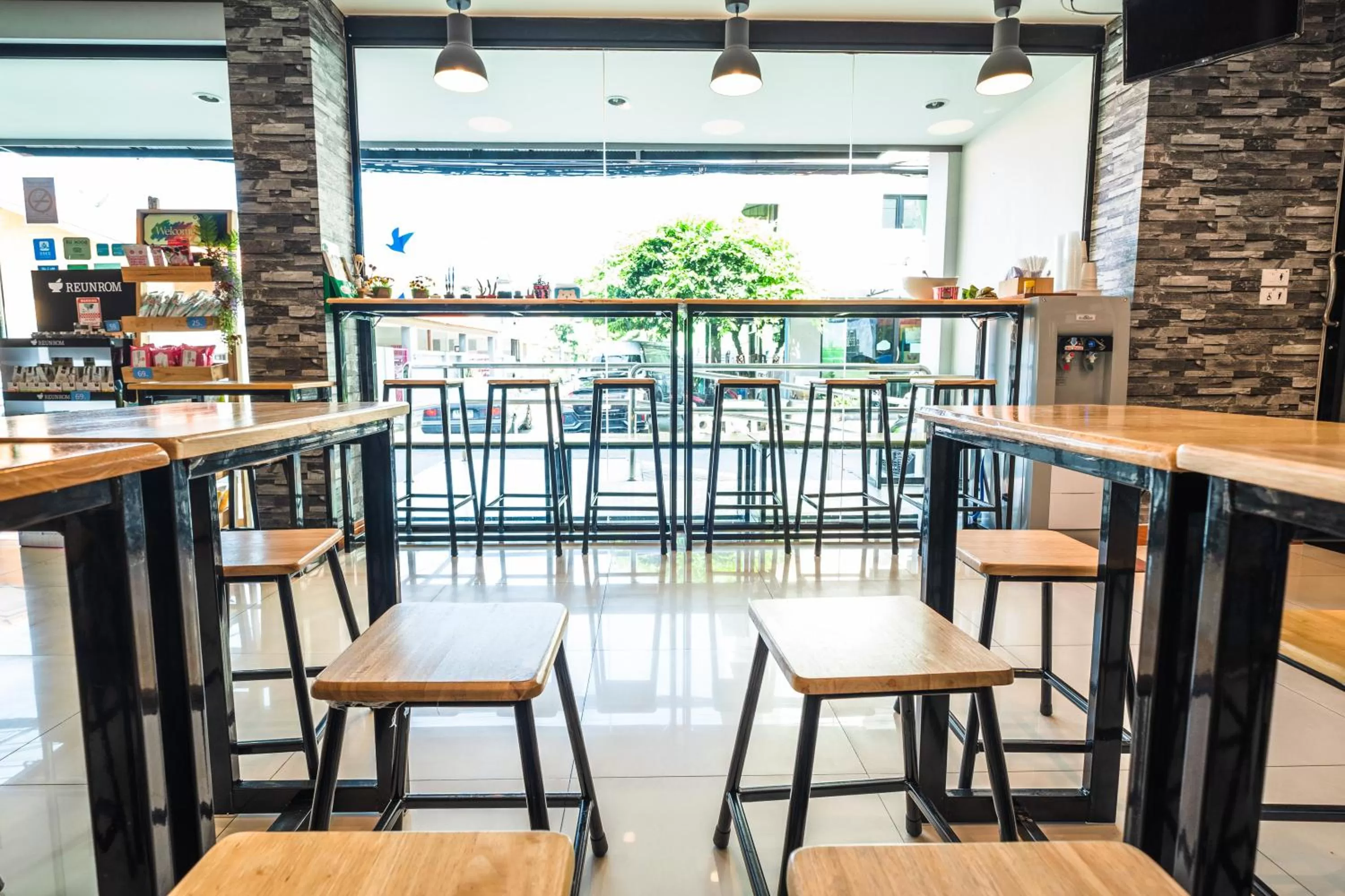 Restaurant/places to eat in Don Muang Hotel