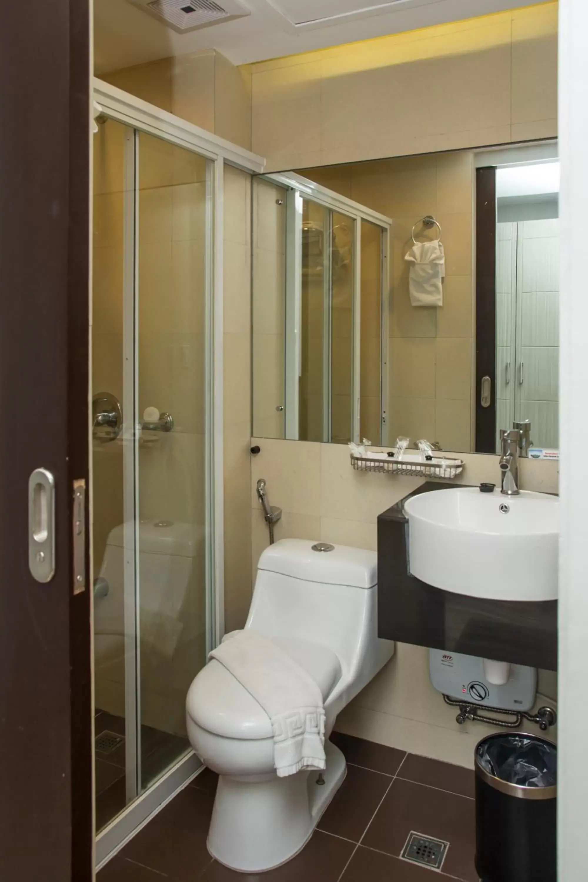 Bathroom in Venus Parkview Hotel