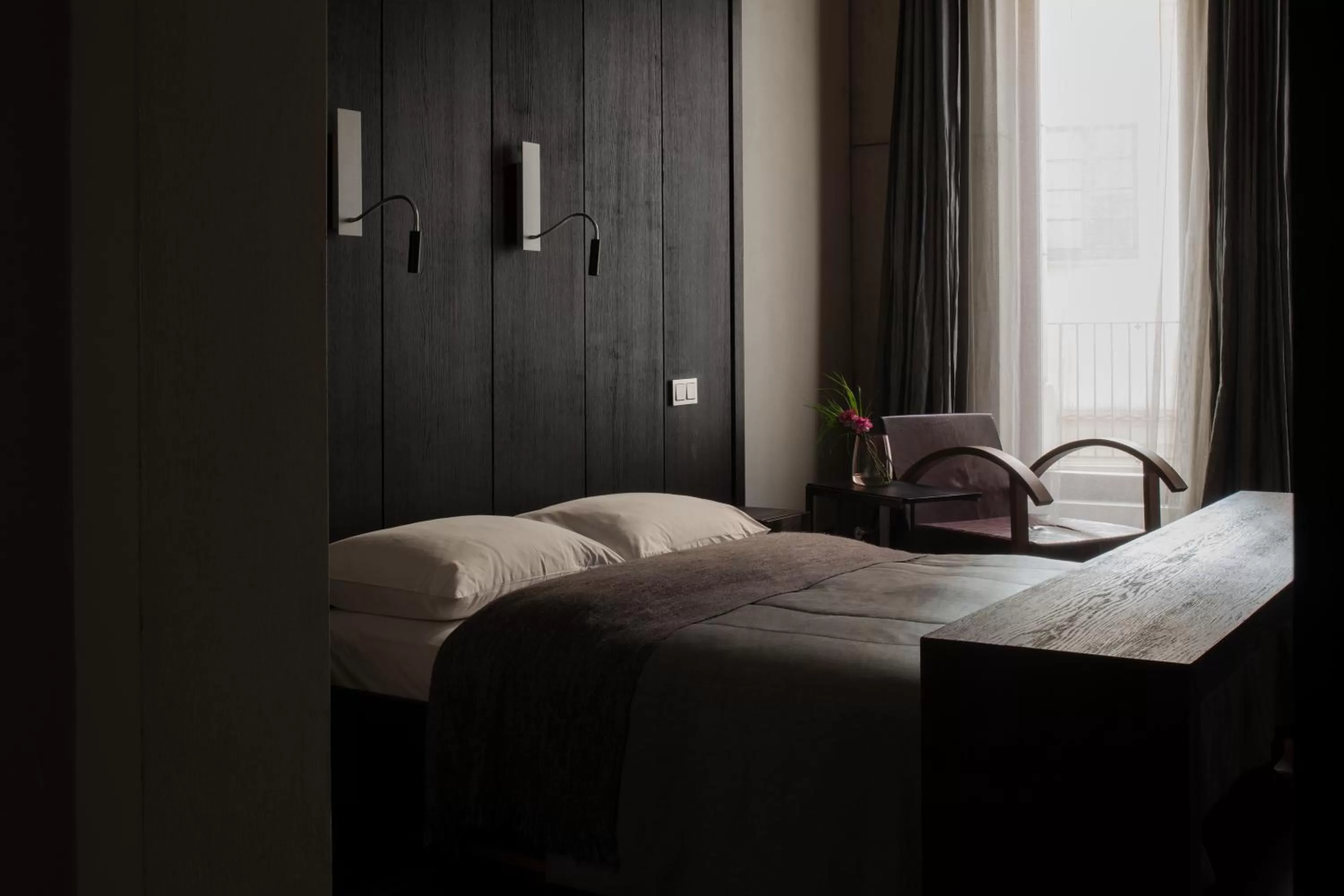 Bed in Hotel Monopol