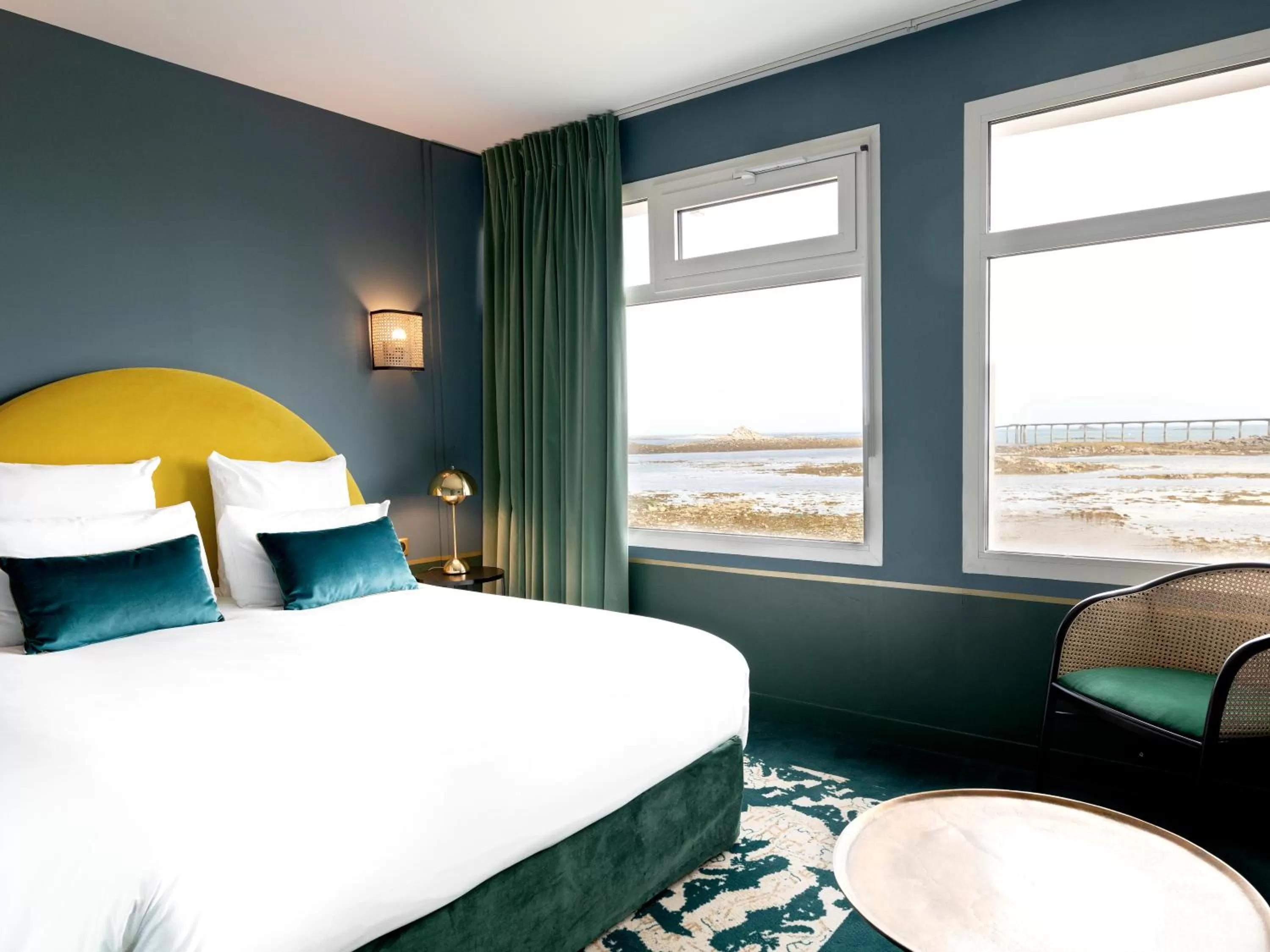 Bed in Hotel Mercure Roscoff Bord De Mer