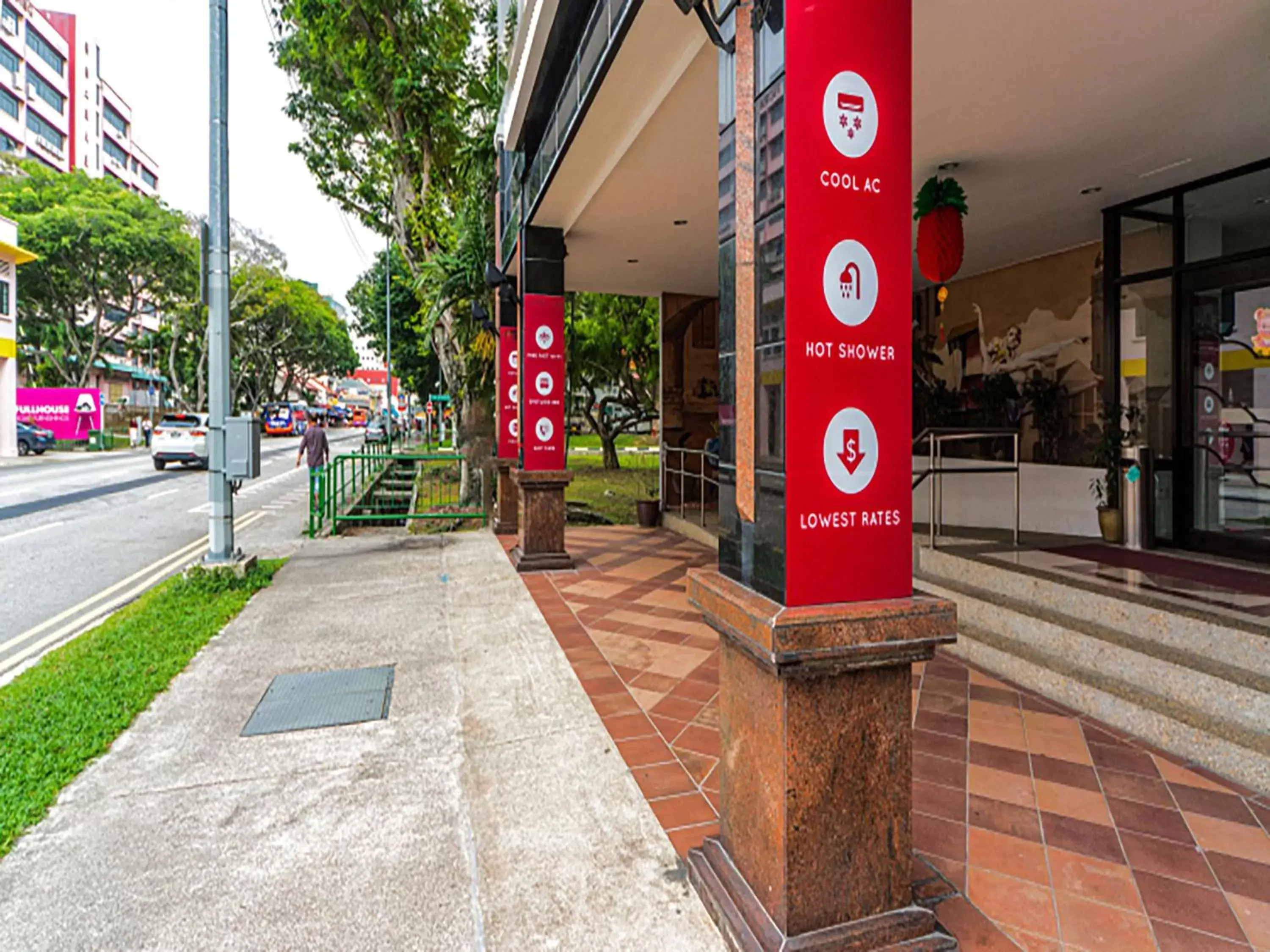 Facade/entrance in Hi Hotel Dot