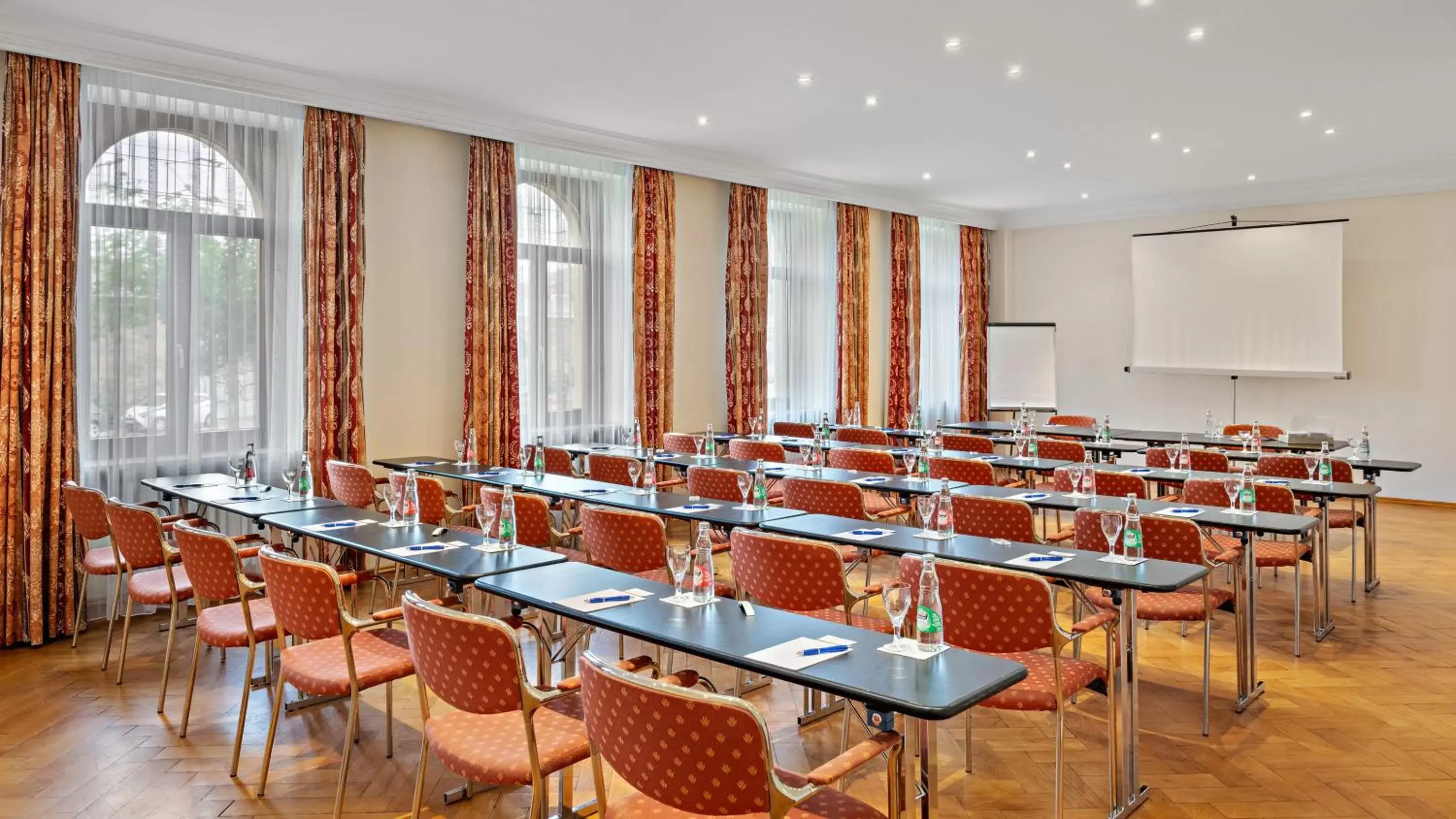 Meeting/conference room in Hotel Bayerischer Hof Dresden