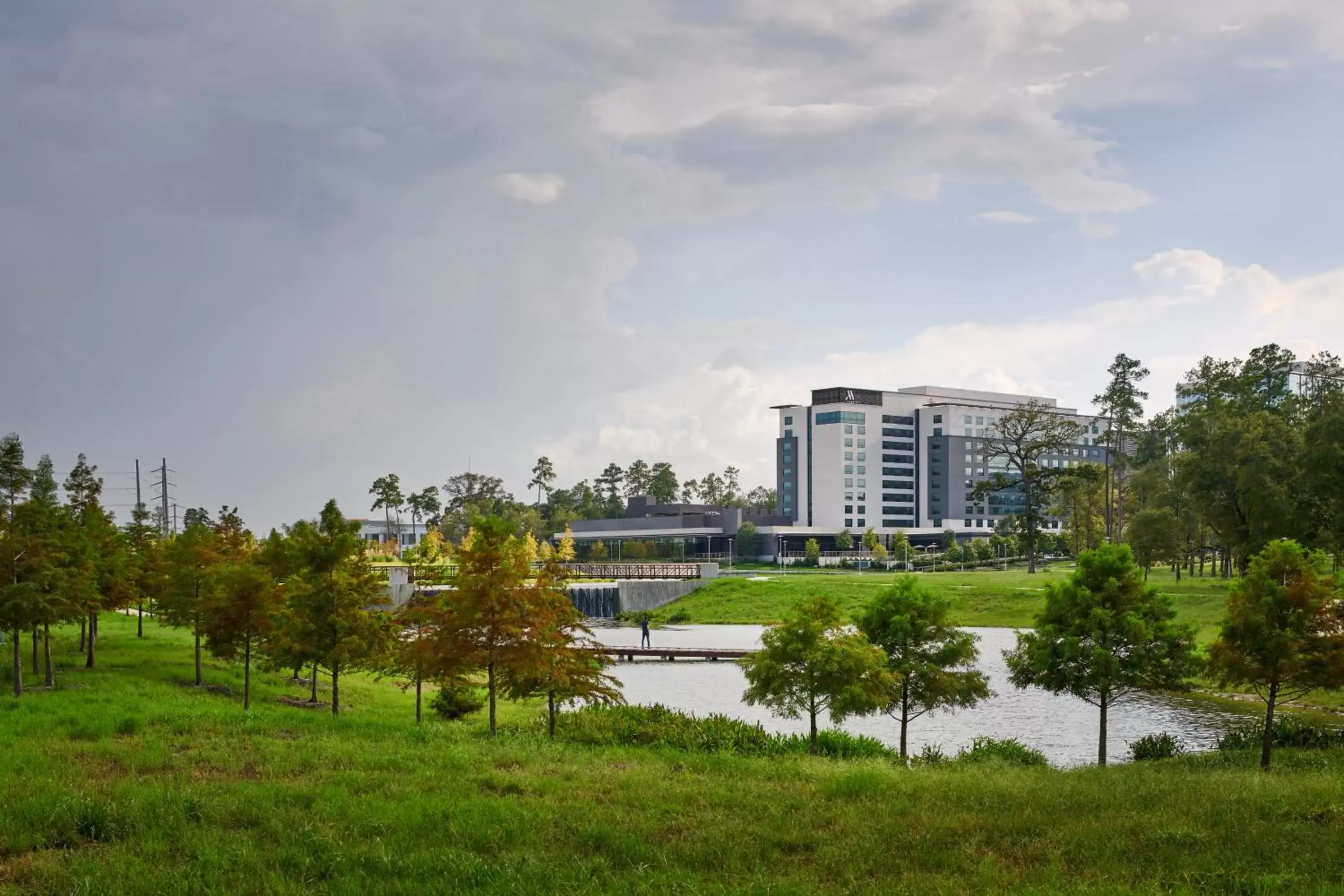 Lake view in Houston CityPlace Marriott at Springwoods Village