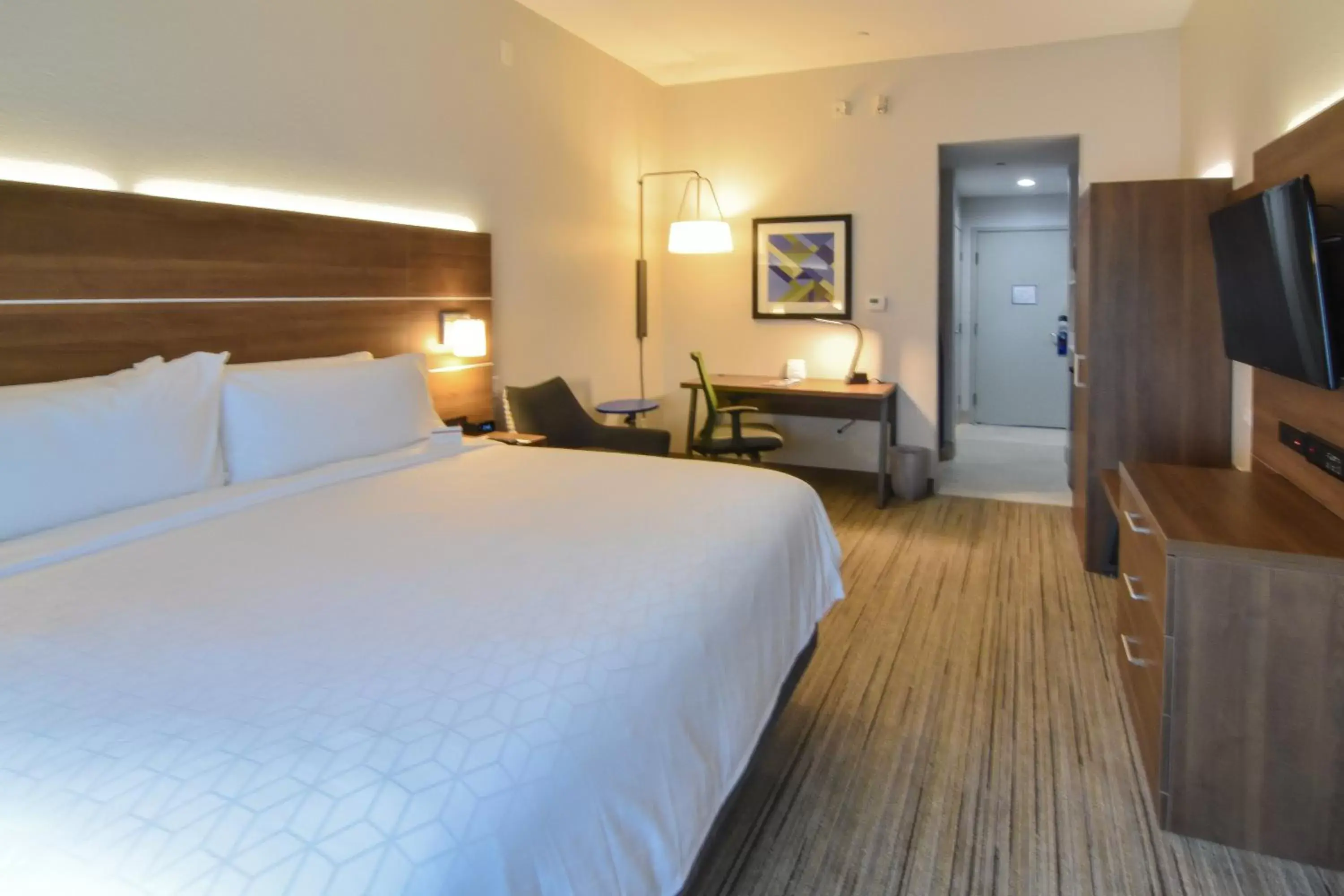 Photo of the whole room, Bed in Holiday Inn Express & Suites - Indianapolis Northwest, an IHG Hotel