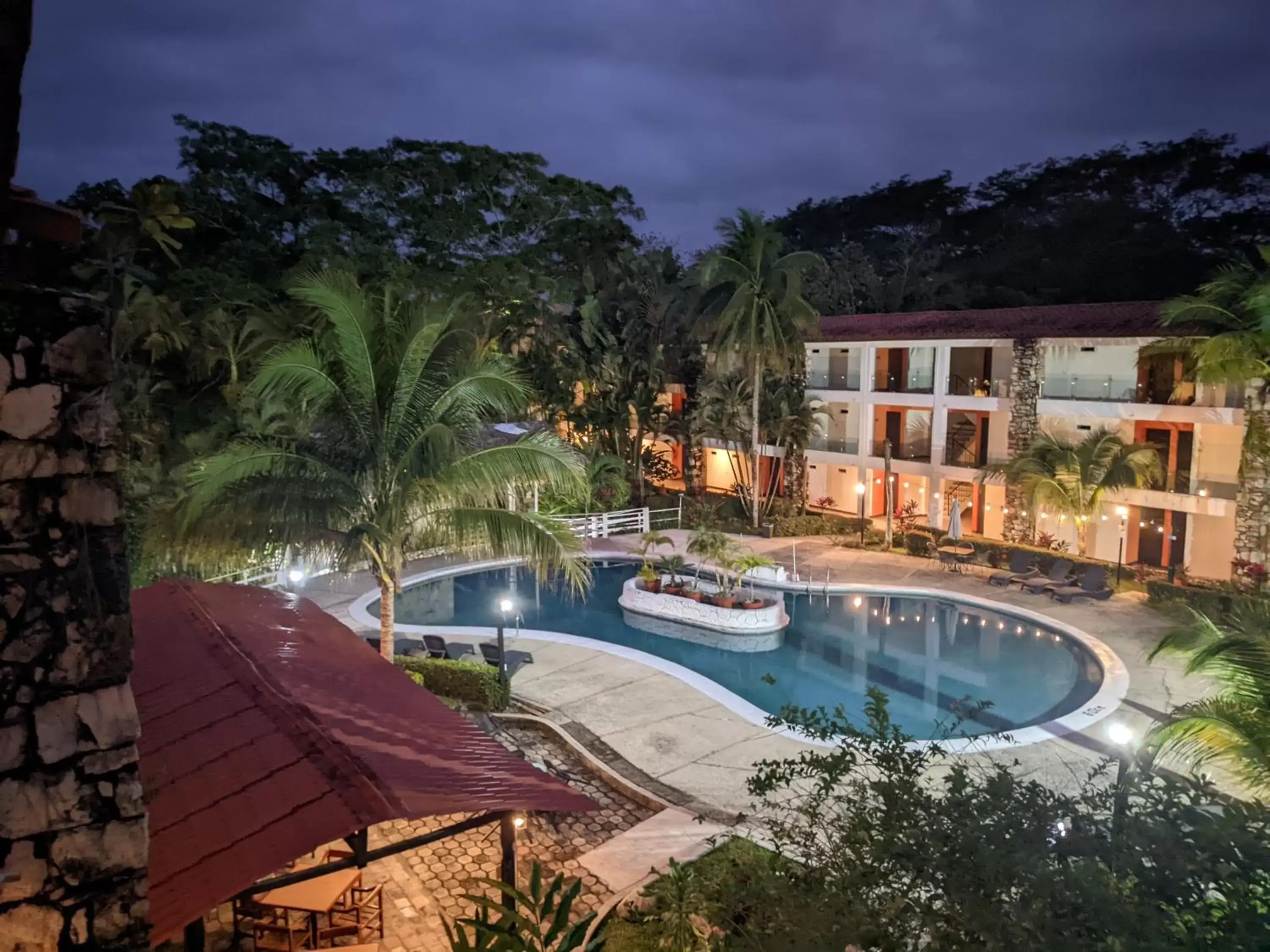 Swimming pool, Pool View in Hotel Plaza Palenque