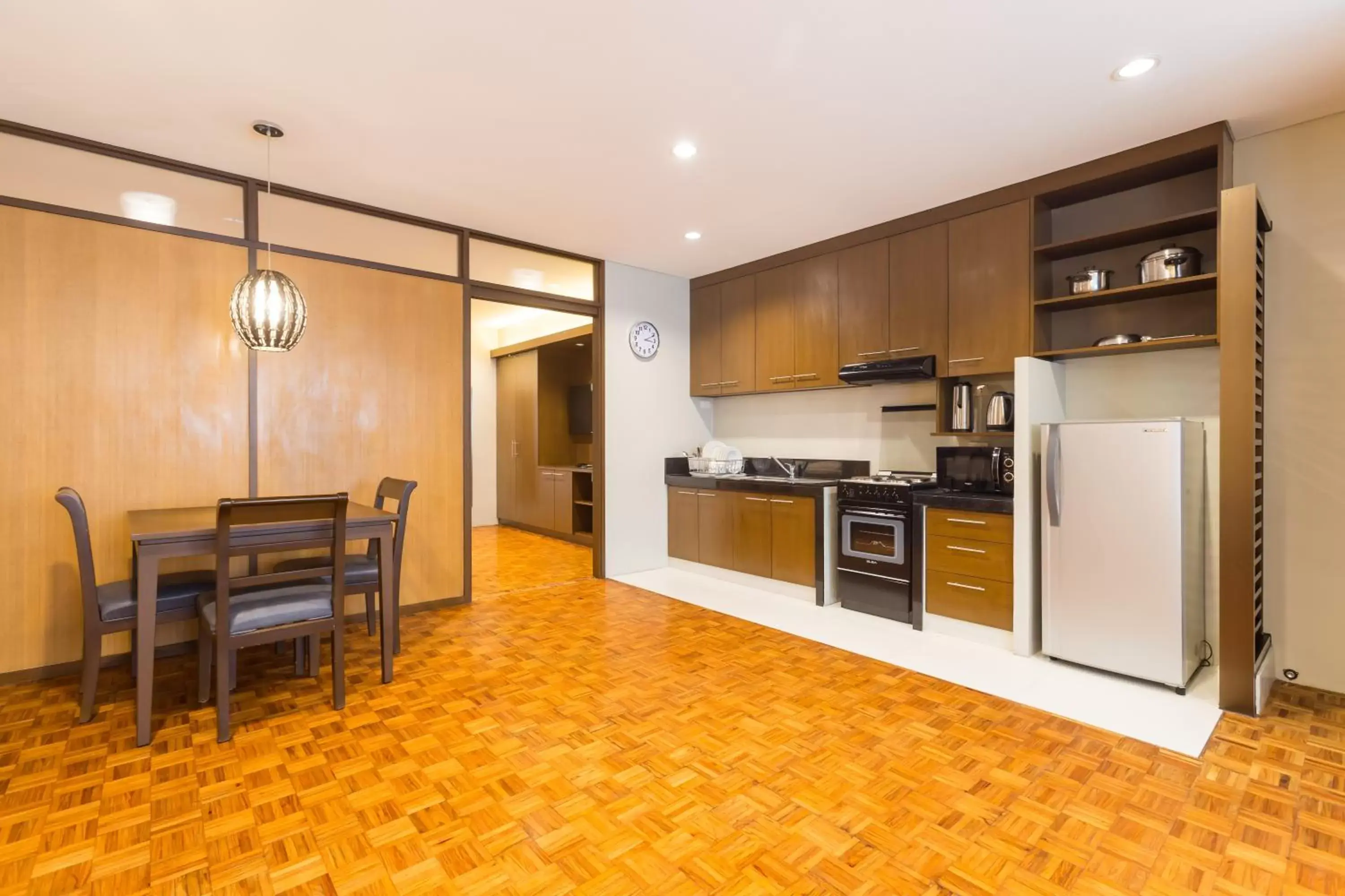 Kitchen/Kitchenette in Tropicana Suites