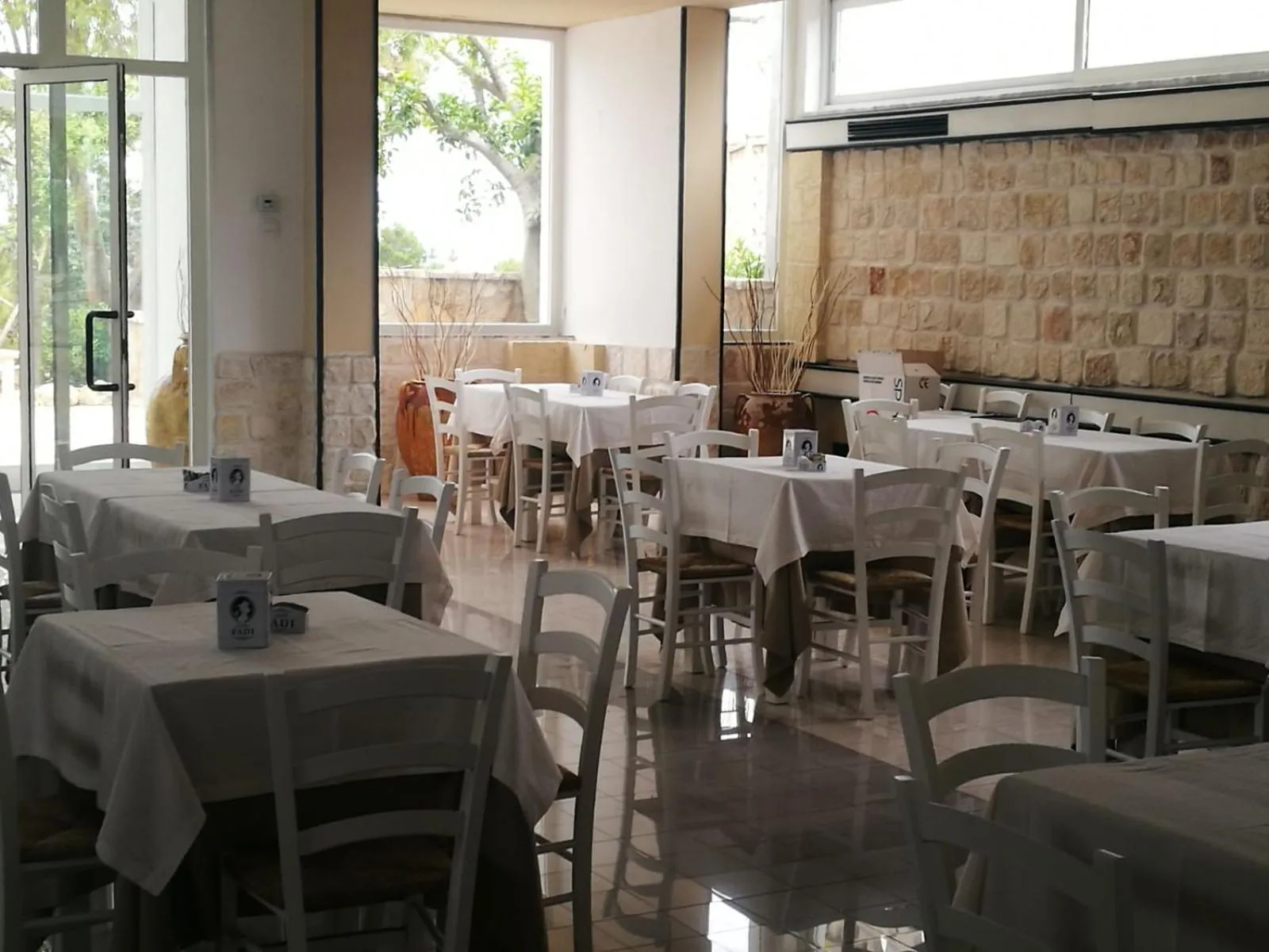 Restaurant/places to eat in Hotel Residence La Corvetta