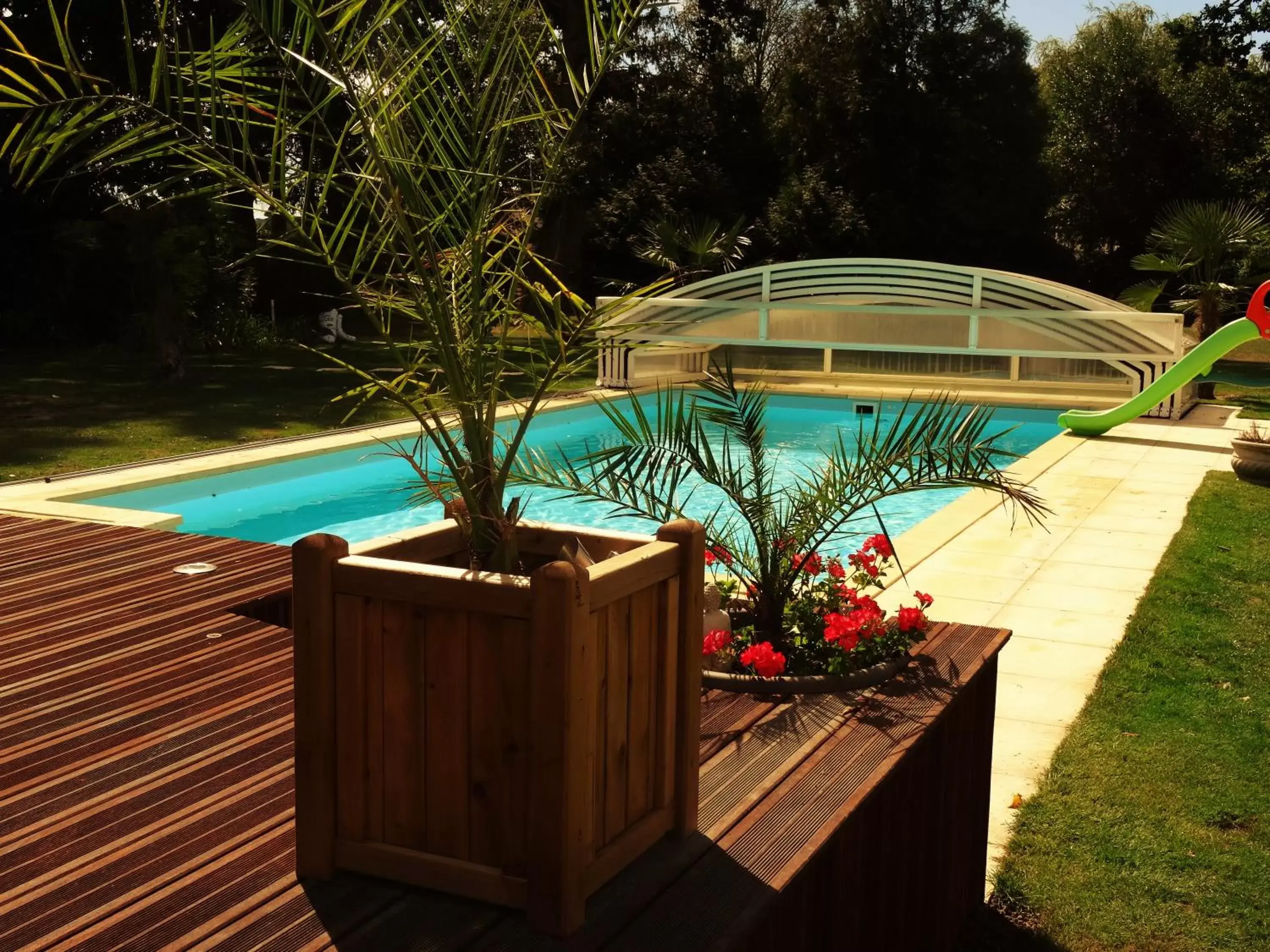 Garden view, Swimming Pool in Villa La Clef Des Champs