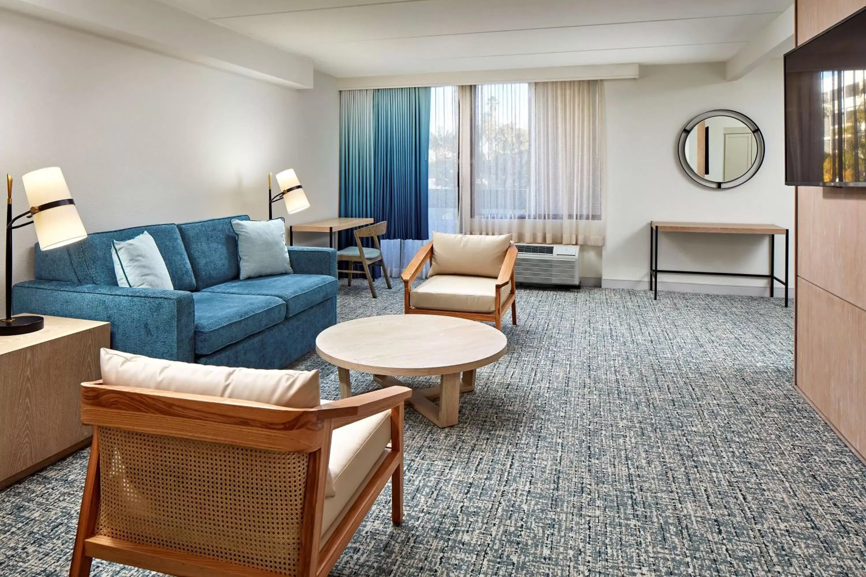 Living room, Seating Area in Hotel MDR Marina del Rey- a DoubleTree by Hilton