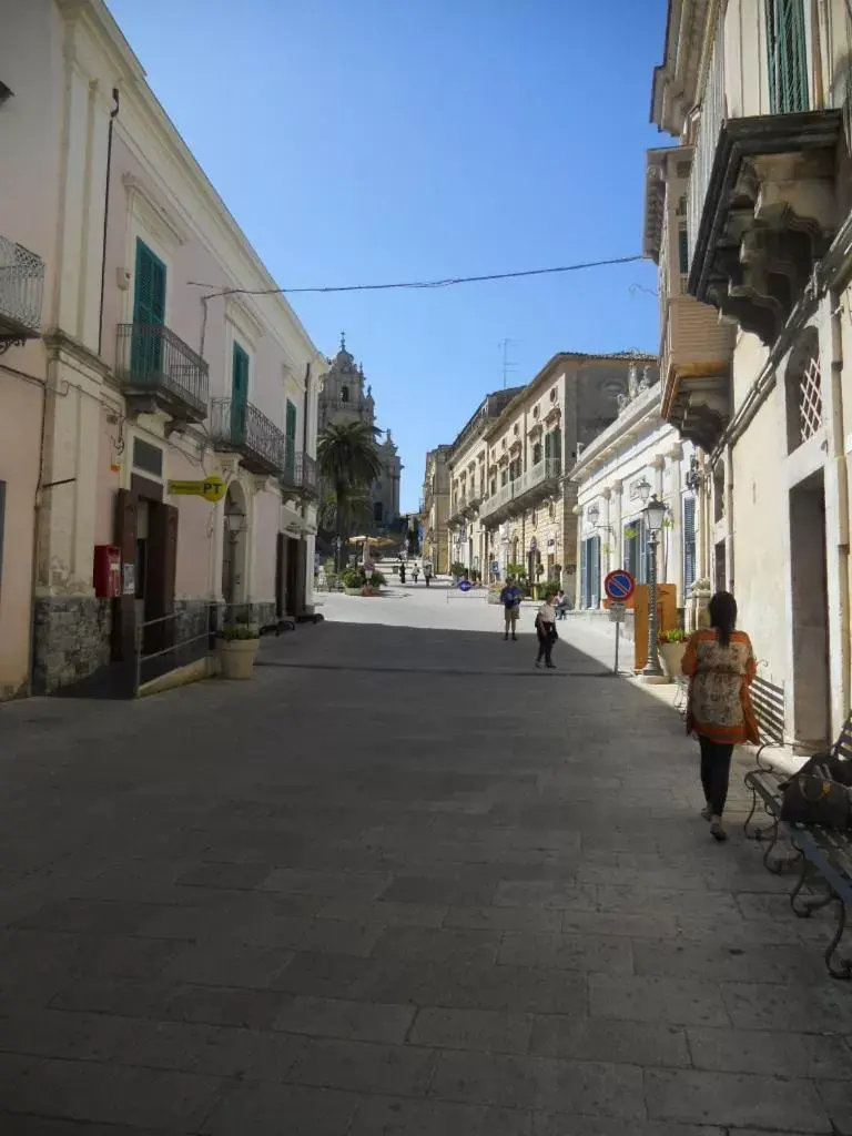 Nearby landmark, Neighborhood in Epoca - Camere con stile