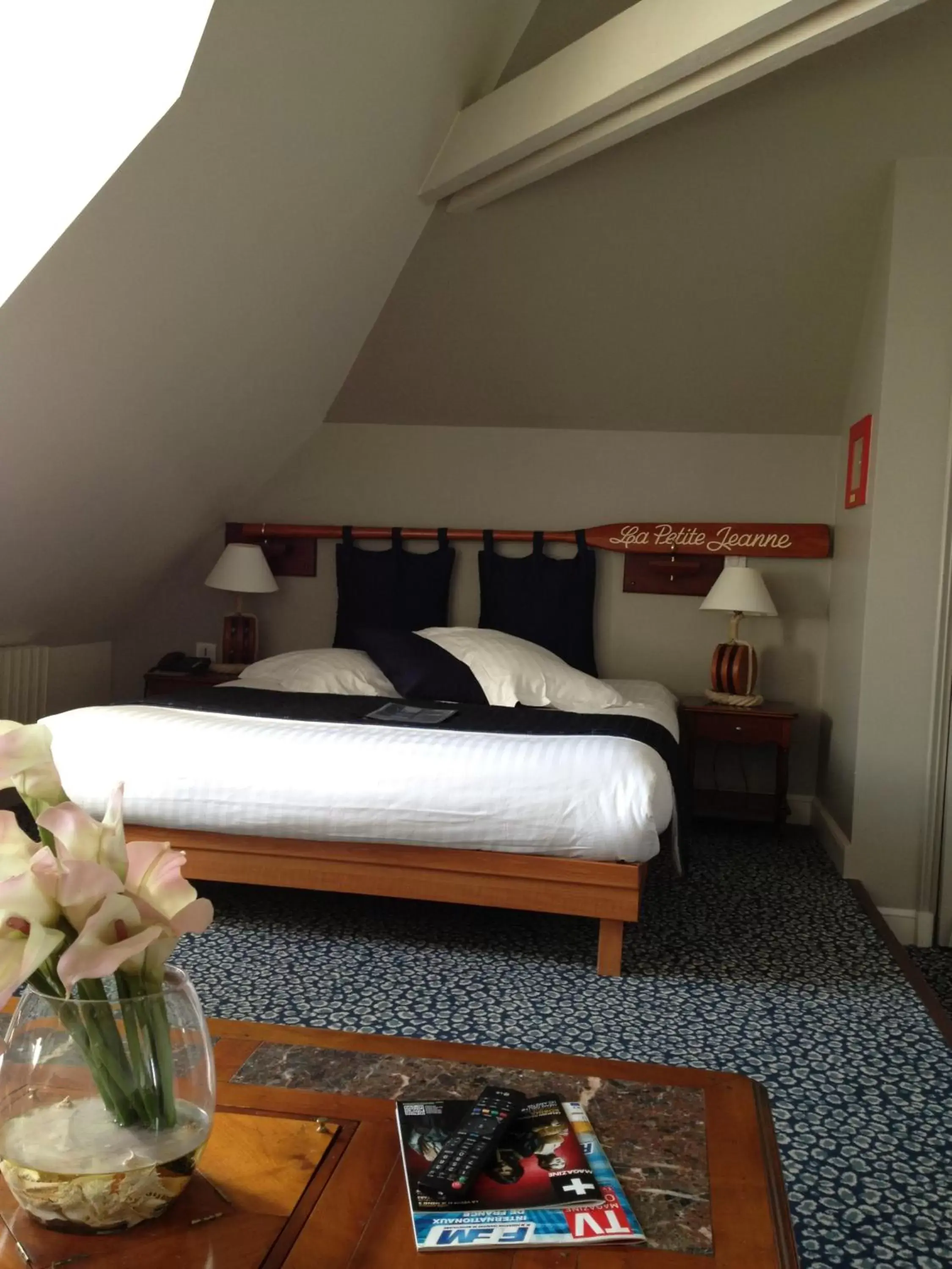 Photo of the whole room, Bed in Le Querrien
