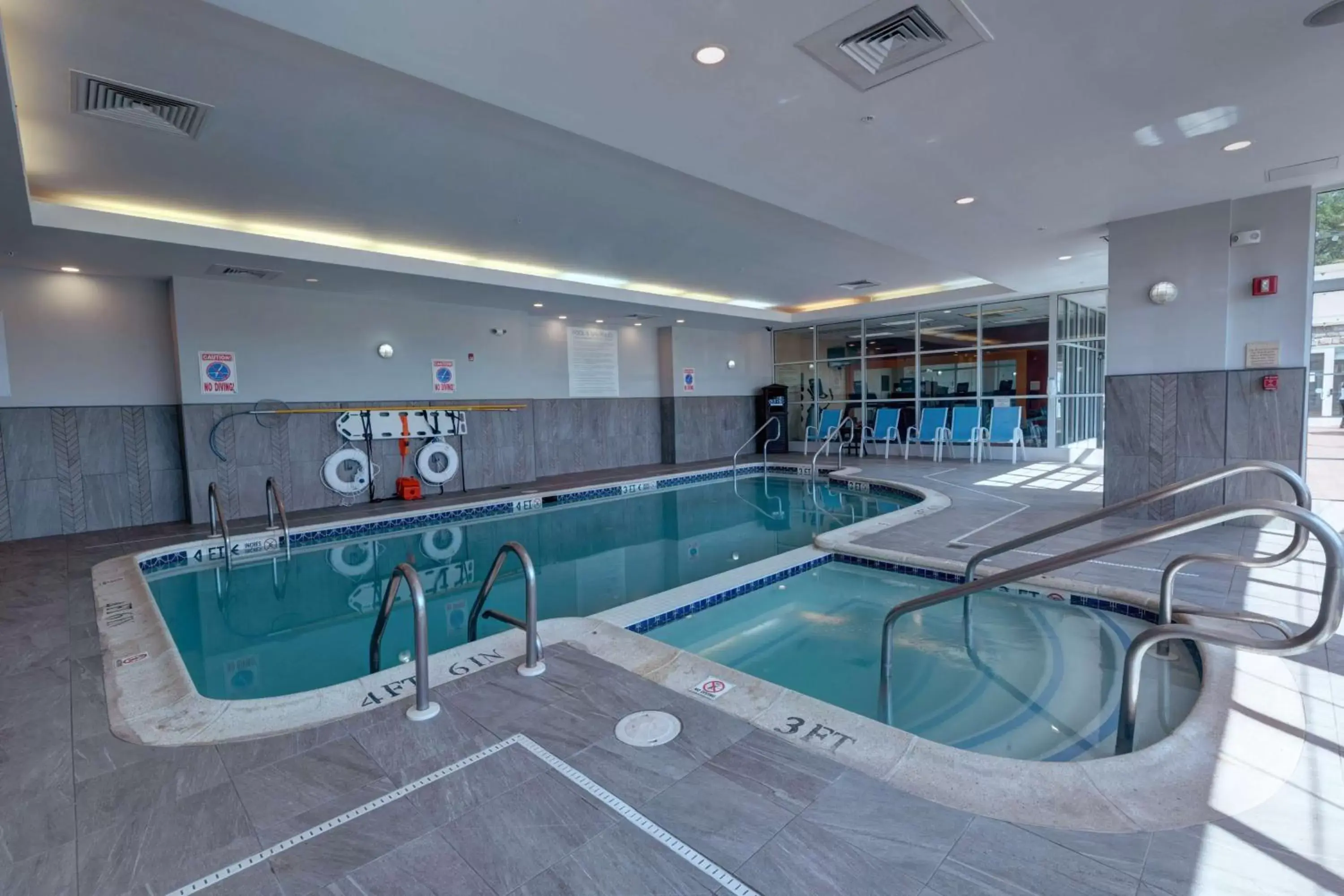 Swimming Pool in Hilton Garden Inn Hamilton