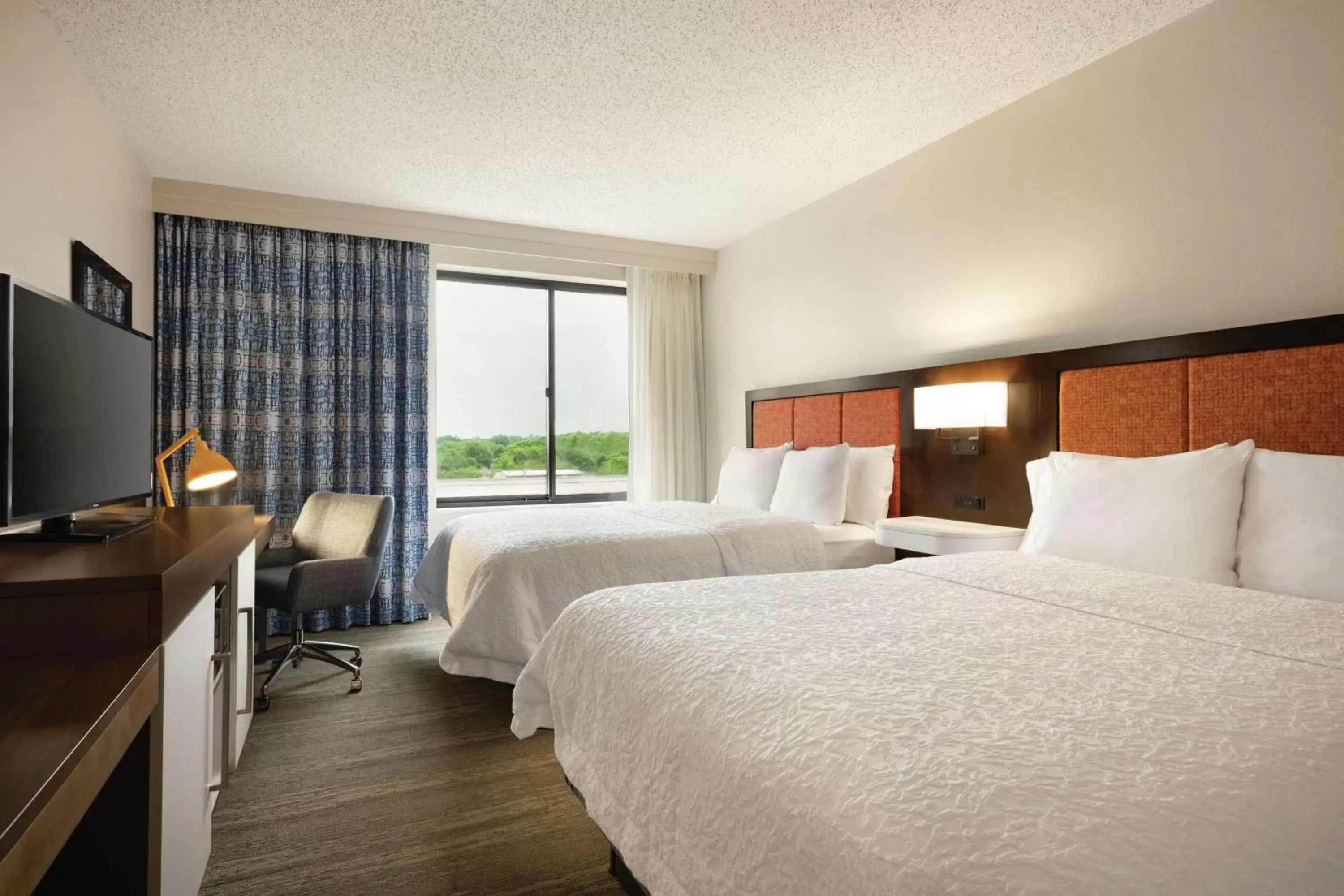 Bedroom, Bed in Hampton Inn & Suites Dallas-Mesquite