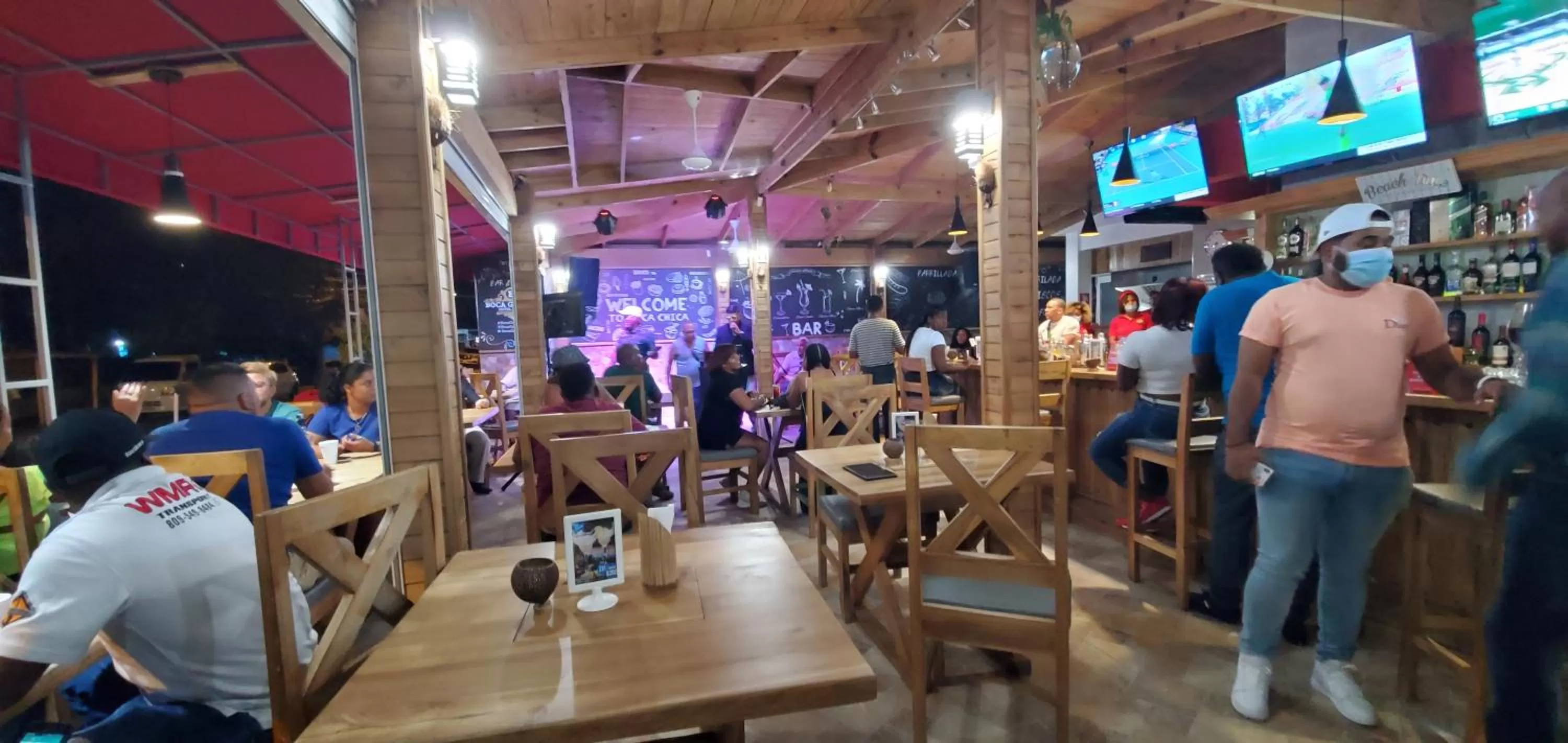 Restaurant/places to eat in Boca Grande Hotel Suites