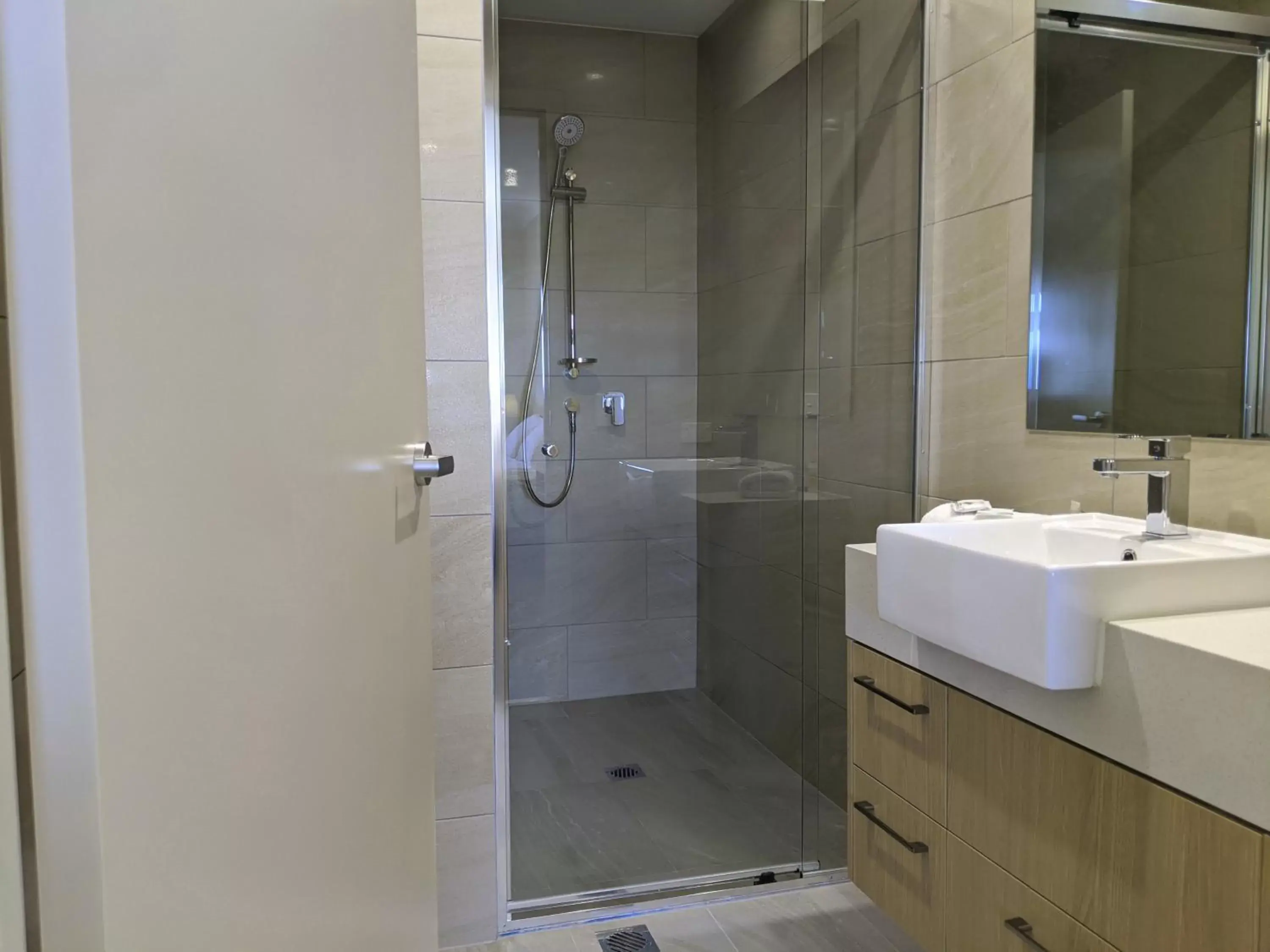 Bathroom in The Windsor Apartments and Hotel Rooms, Brisbane