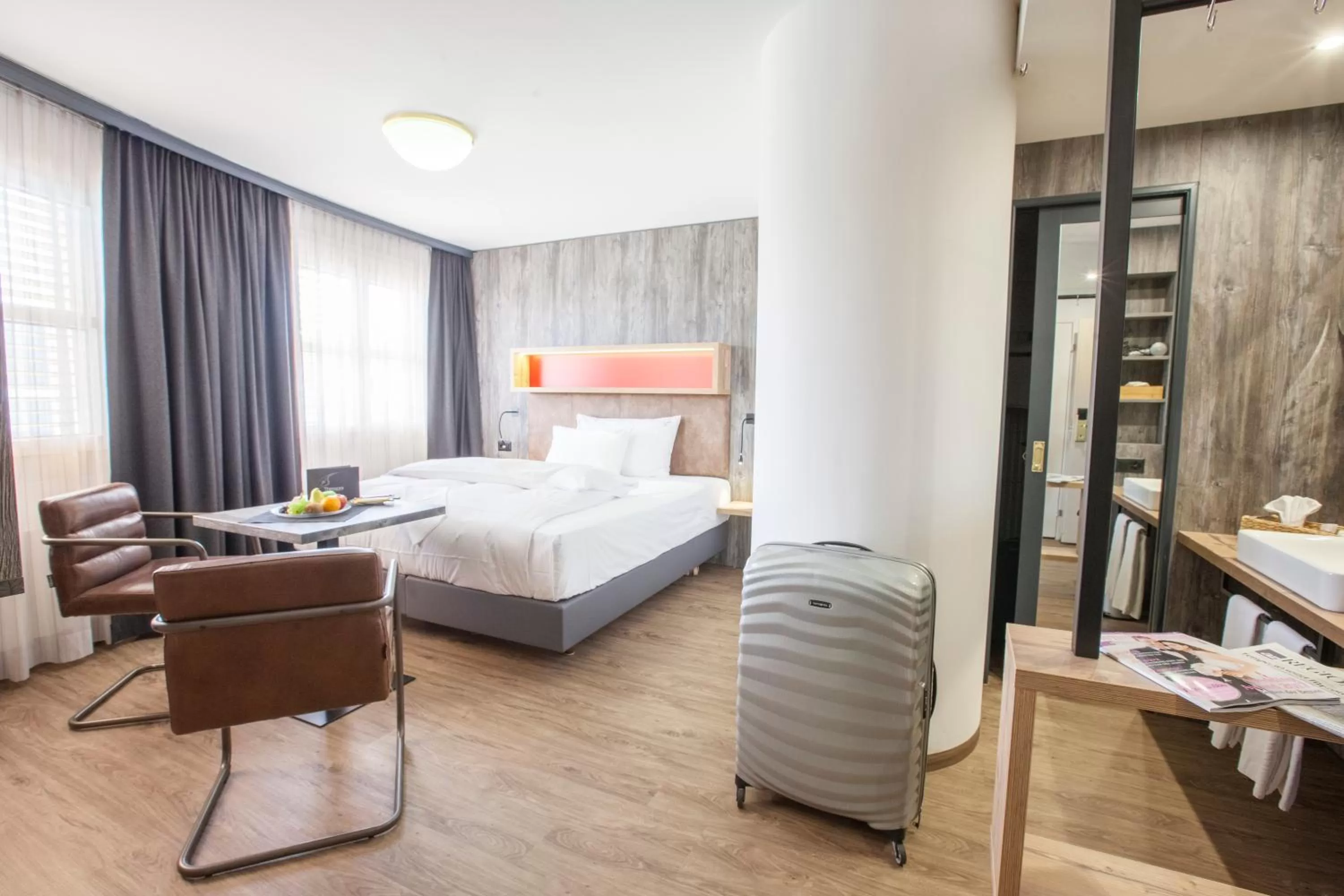 Photo of the whole room, Bed in Boutiquehotel Thessoni Classic & Self service Residence Home Zürich