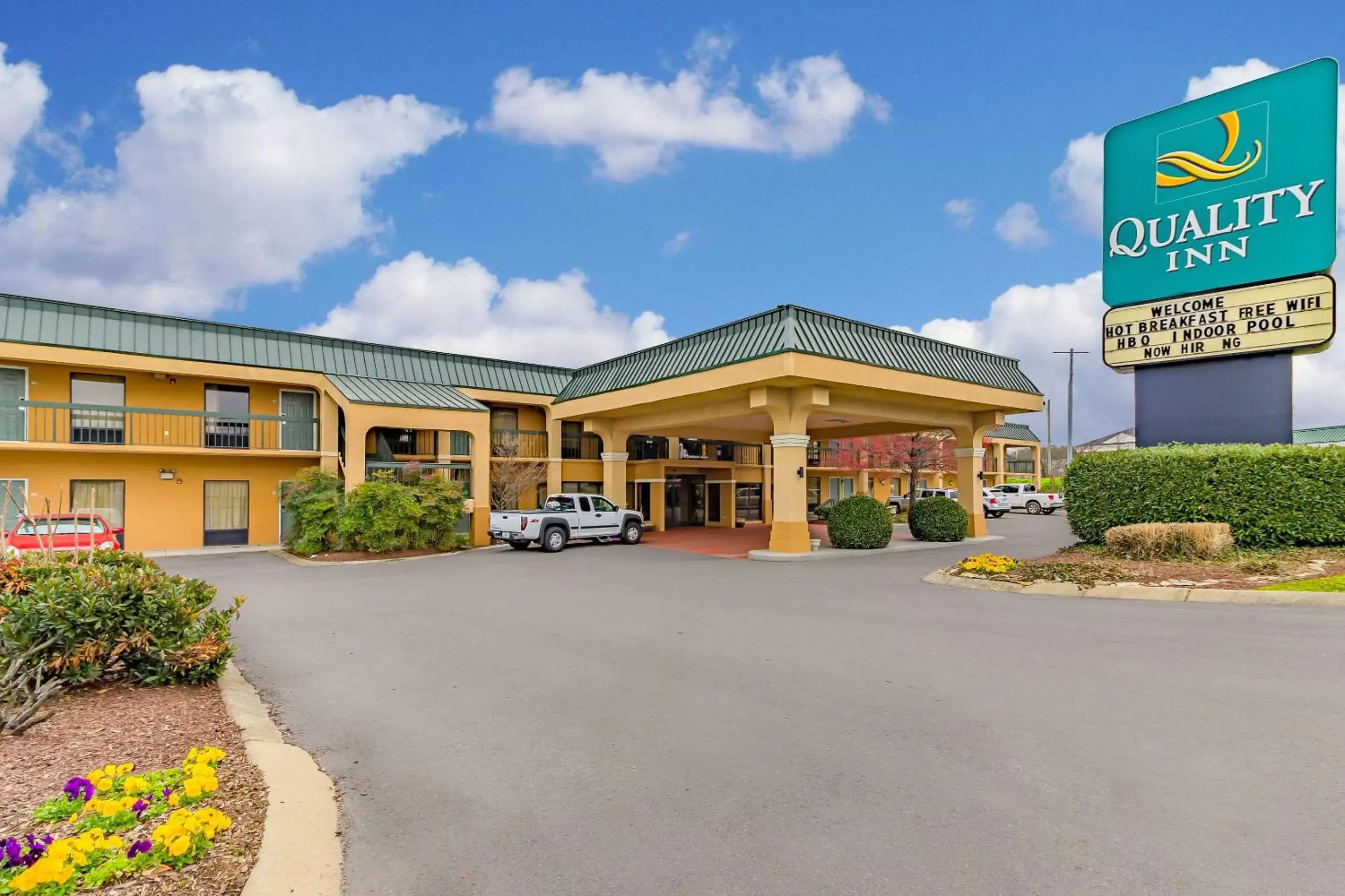 Property building in Quality Inn Goodlettsville