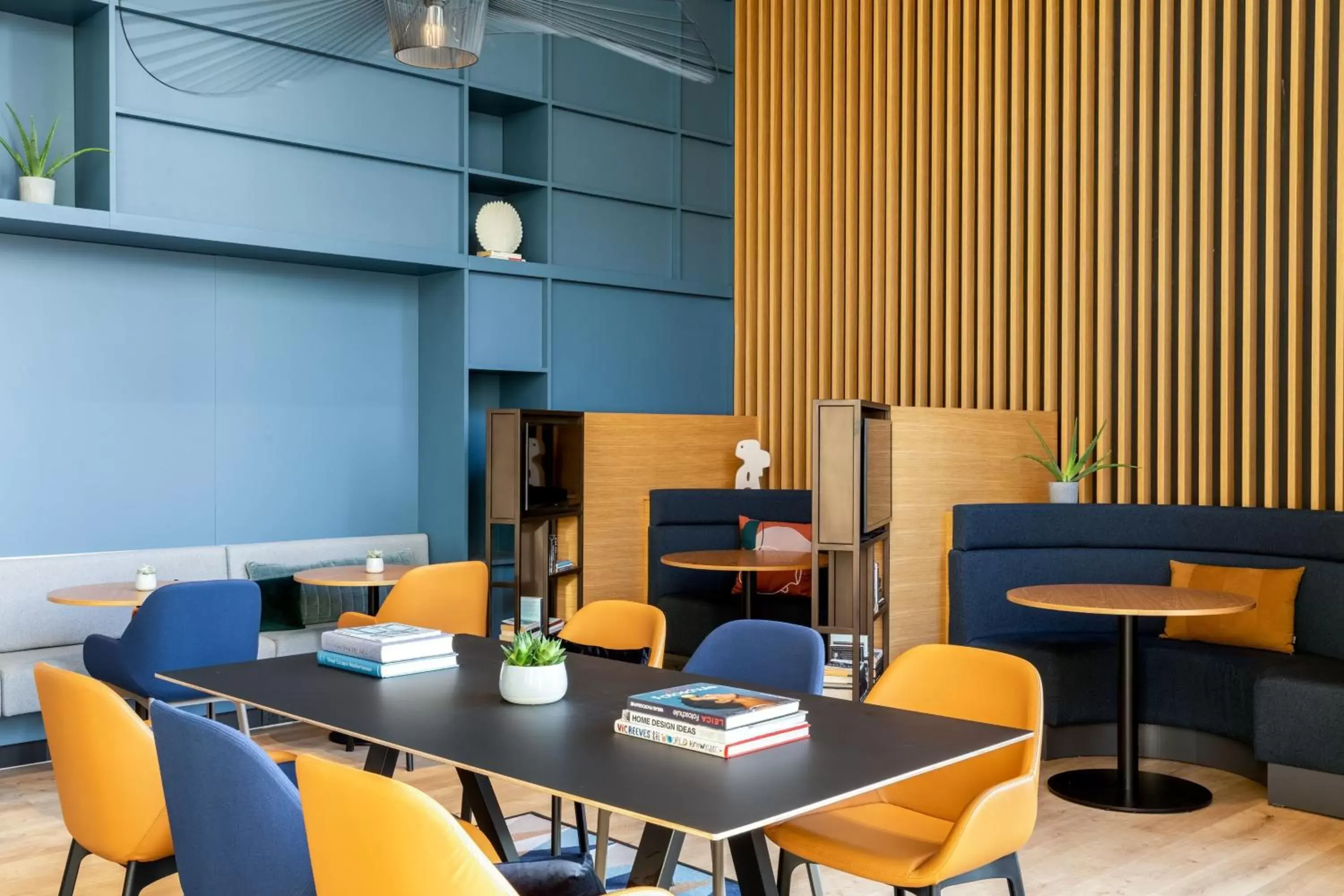 Lobby or reception, Restaurant/Places to Eat in Courtyard by Marriott Glasgow SEC