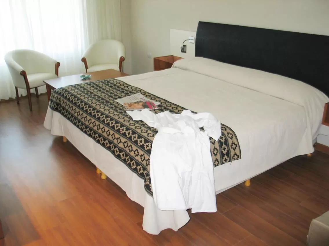 Photo of the whole room, Bed in Quorum Córdoba Hotel, Resort Urbano