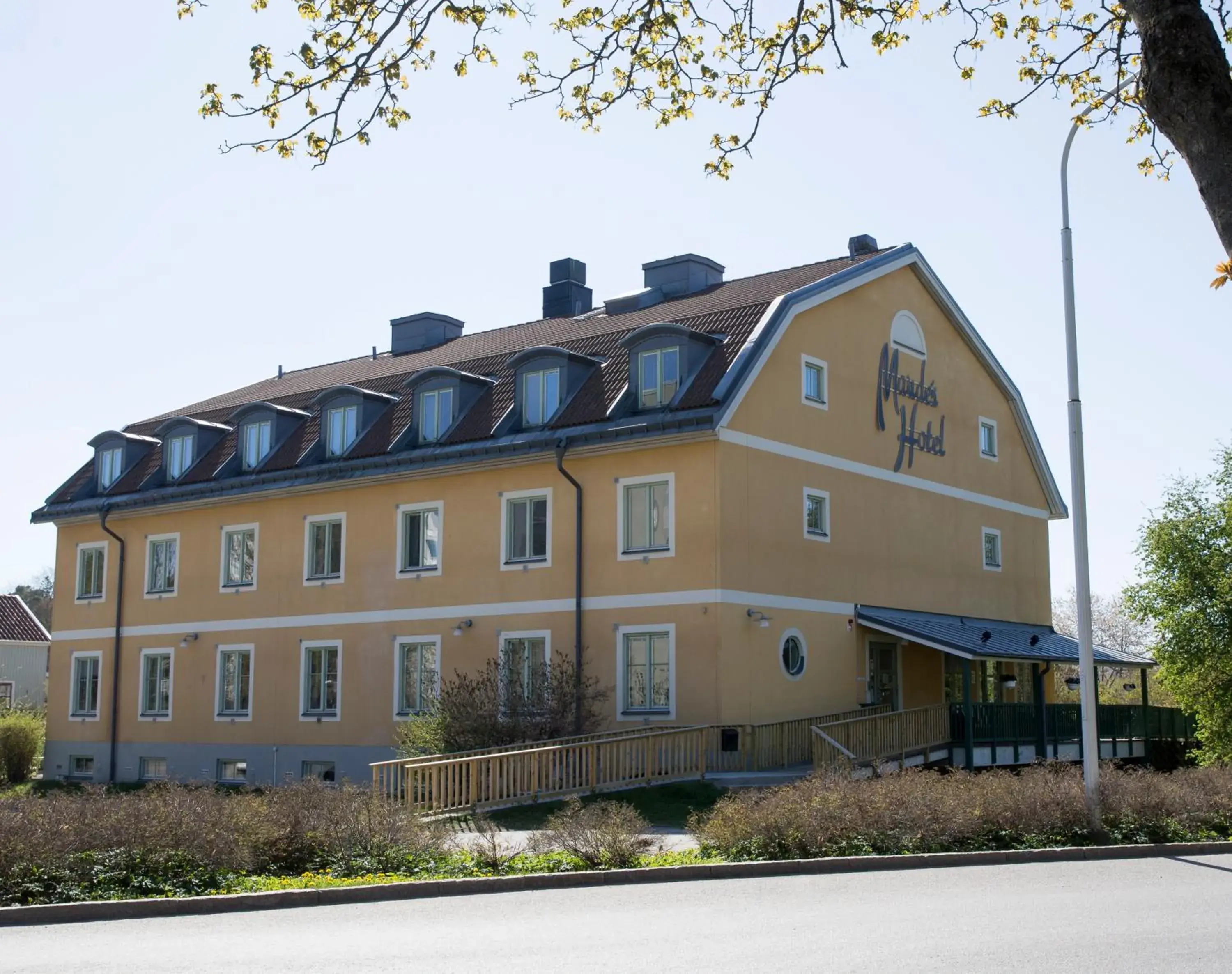 Facade/entrance, Property Building in Maude´s Hotel Enskede Stockholm