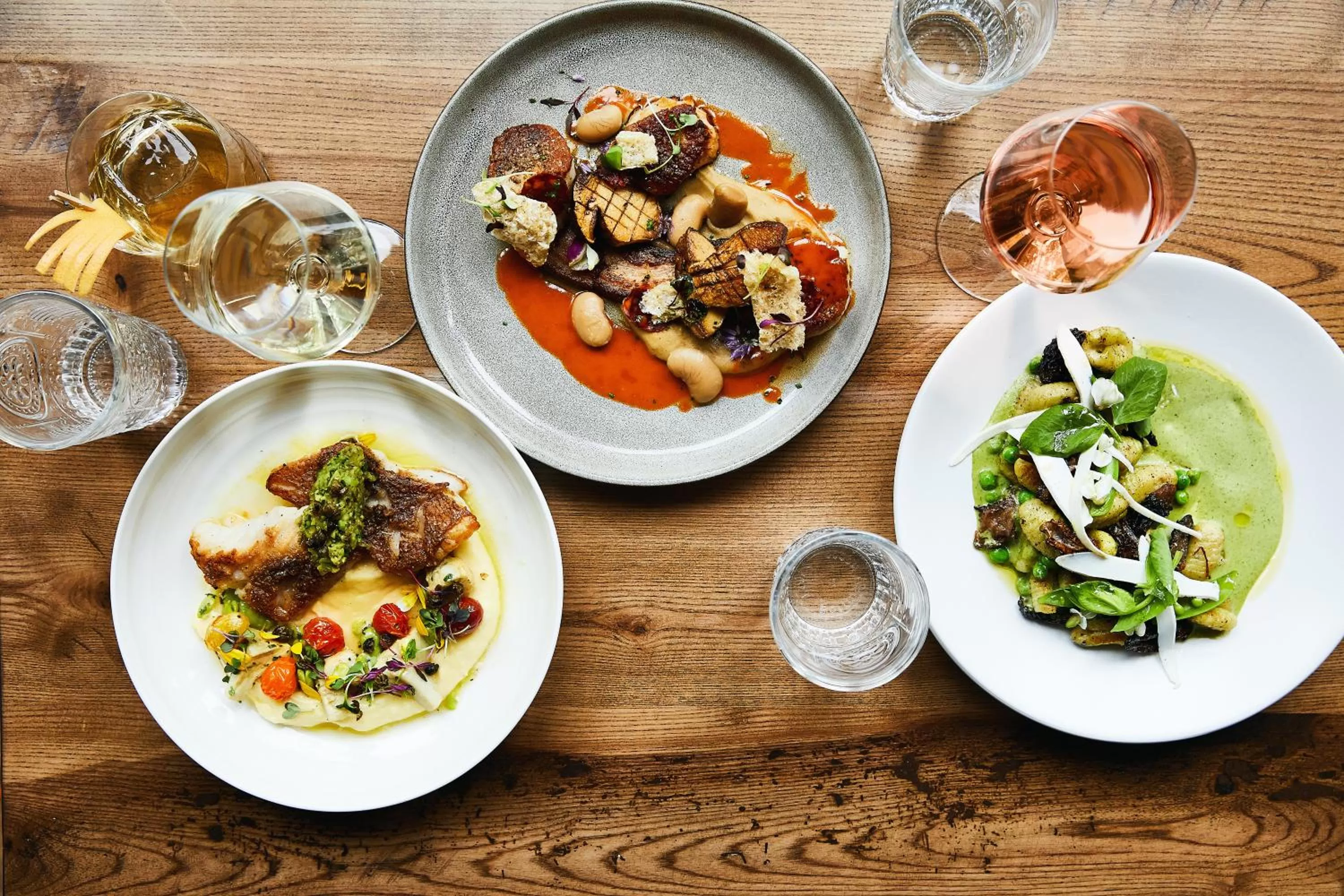 Restaurant/places to eat in Kimpton Riverplace Hotel by IHG