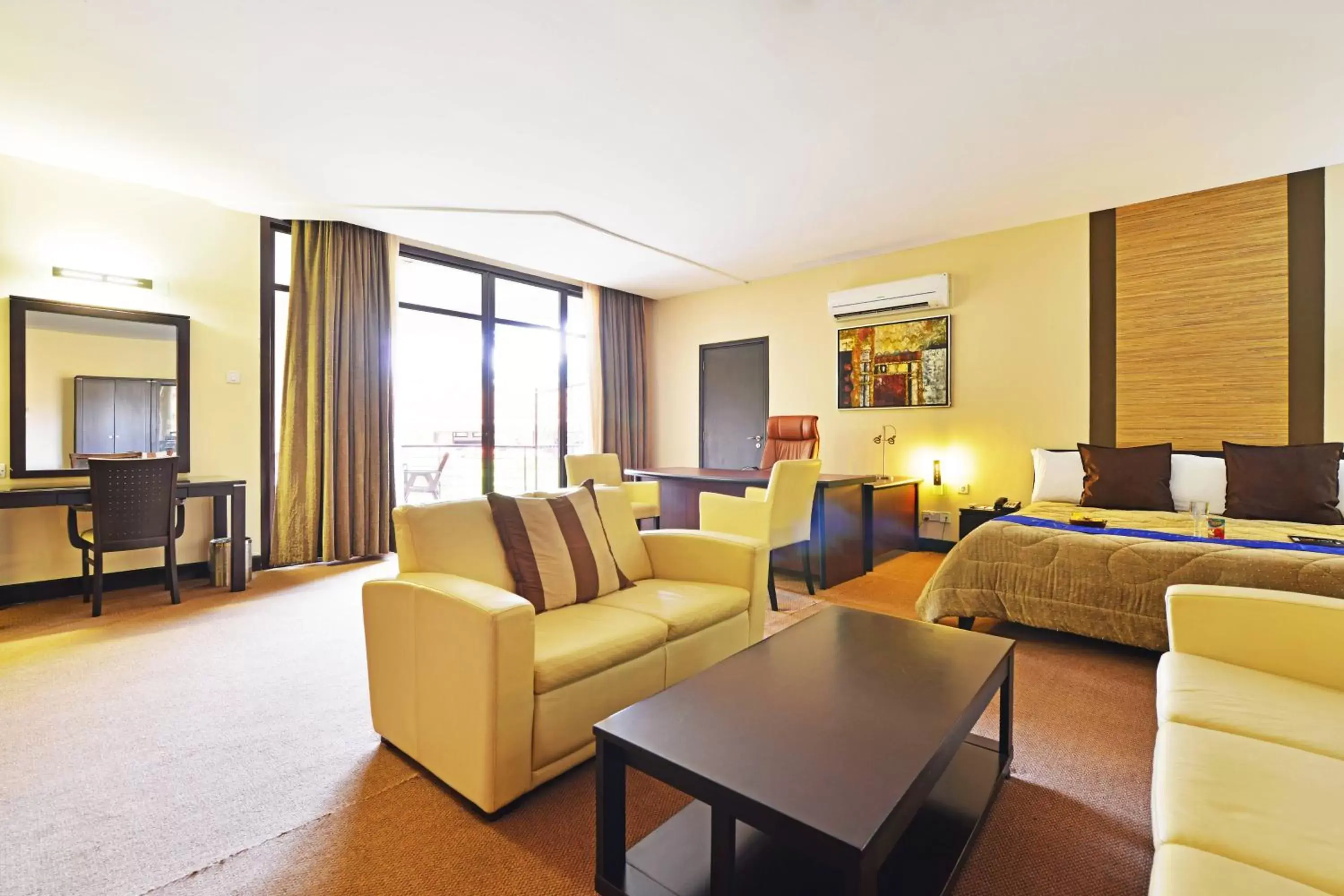 Living room, Seating Area in Protea Hotel by Marriott Kampala