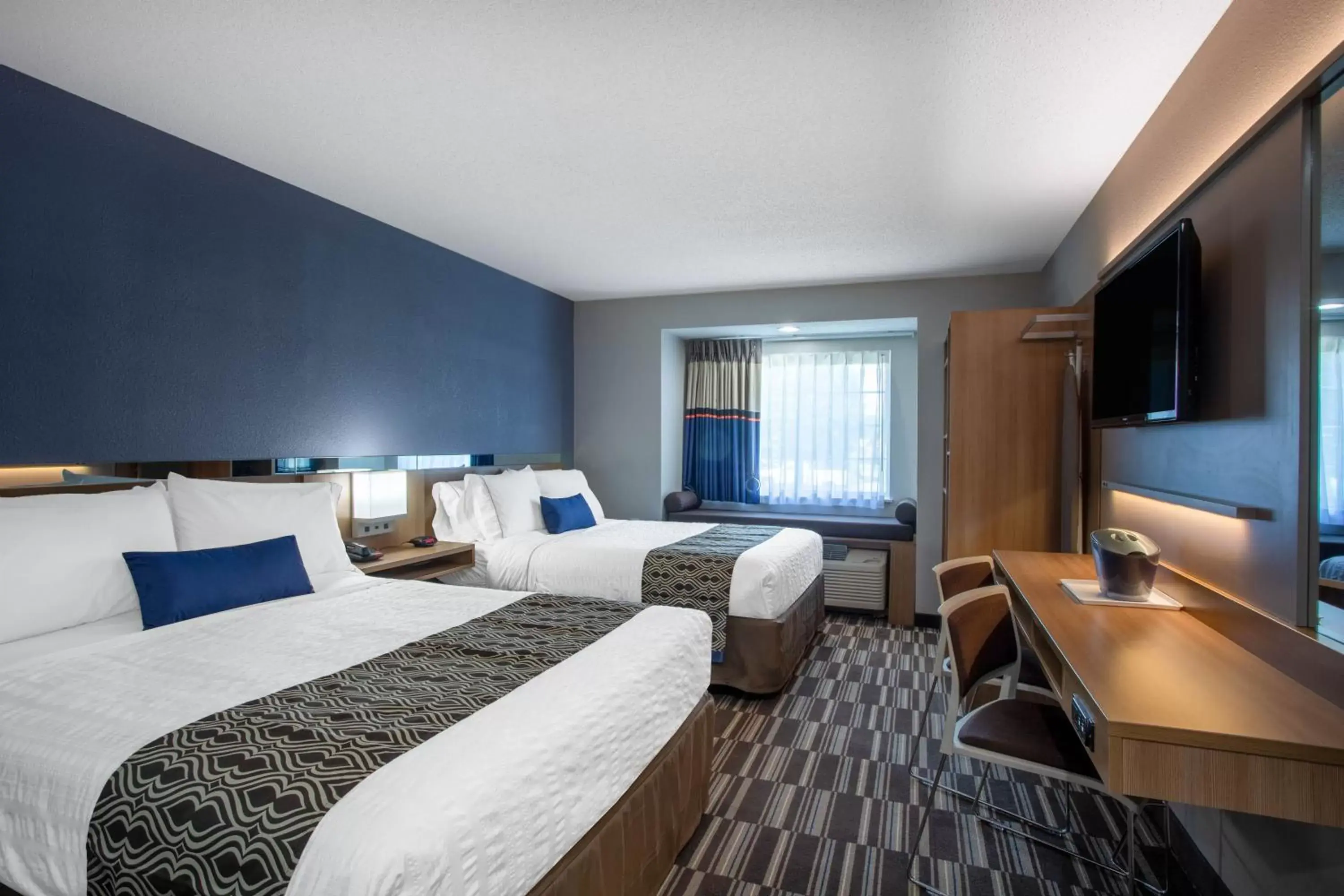 Microtel Inn & Suites by Wyndham Burlington