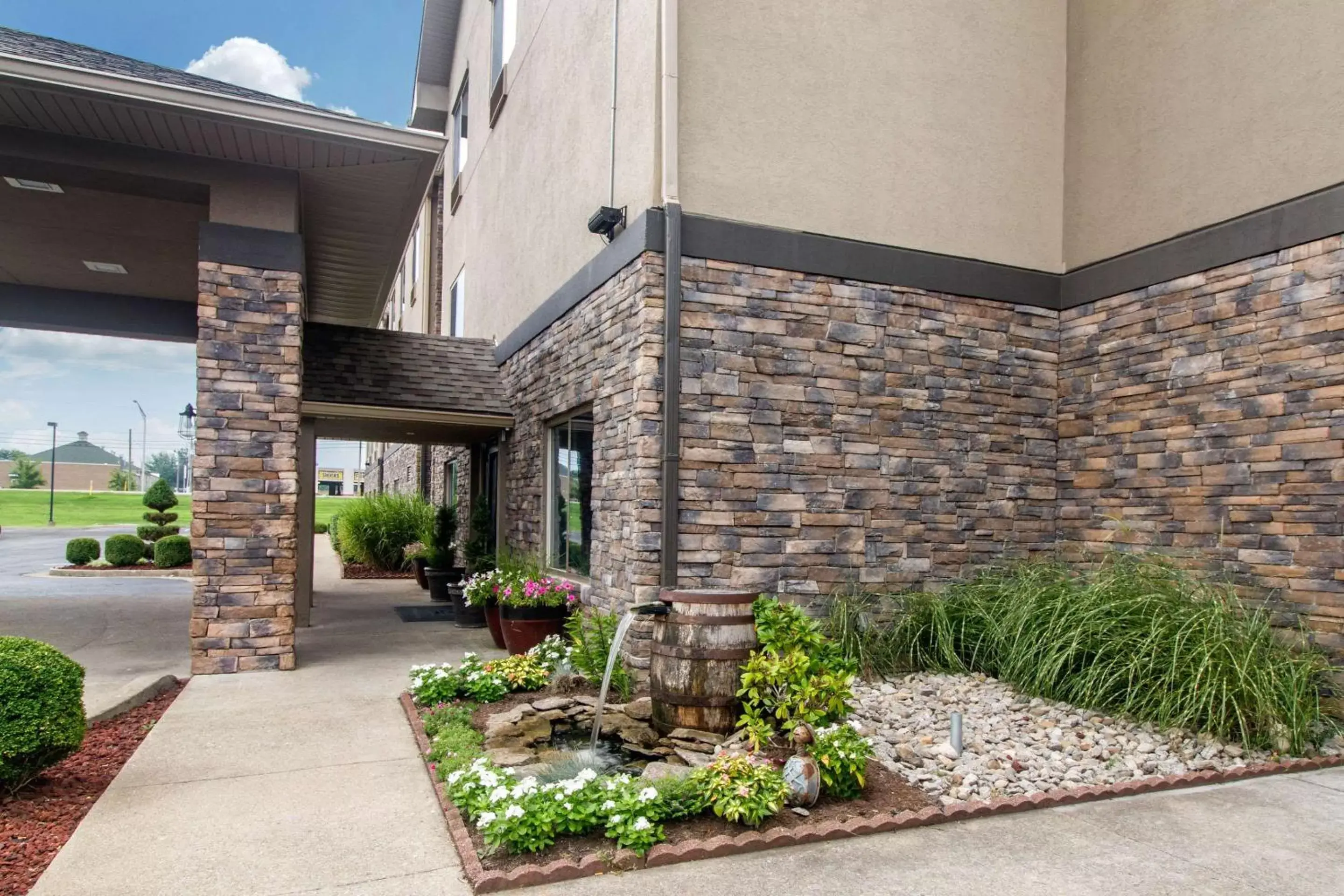 Property Building in Comfort Suites Danville