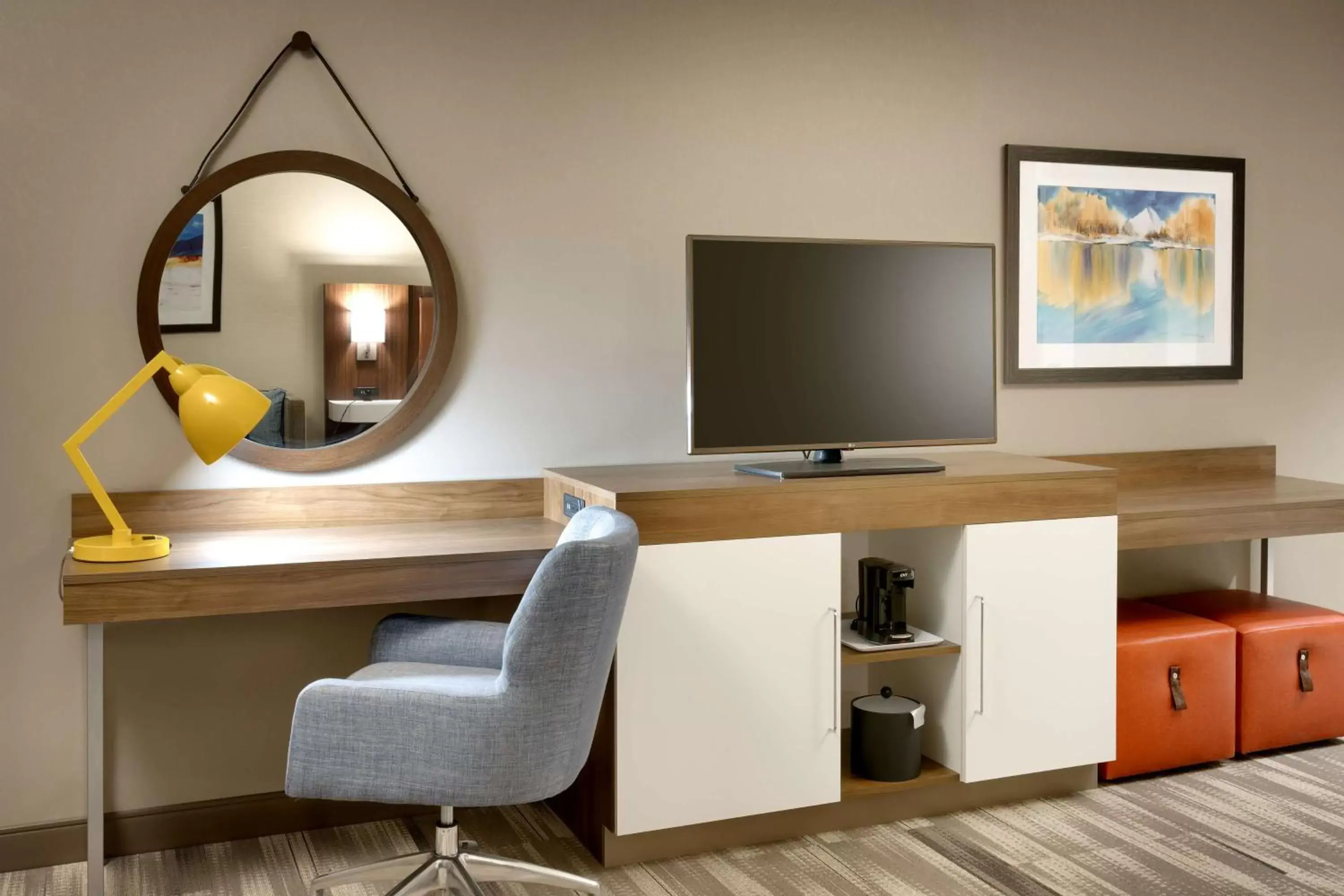 Bedroom, TV/Entertainment Center in Hampton Inn & Suites Rexburg