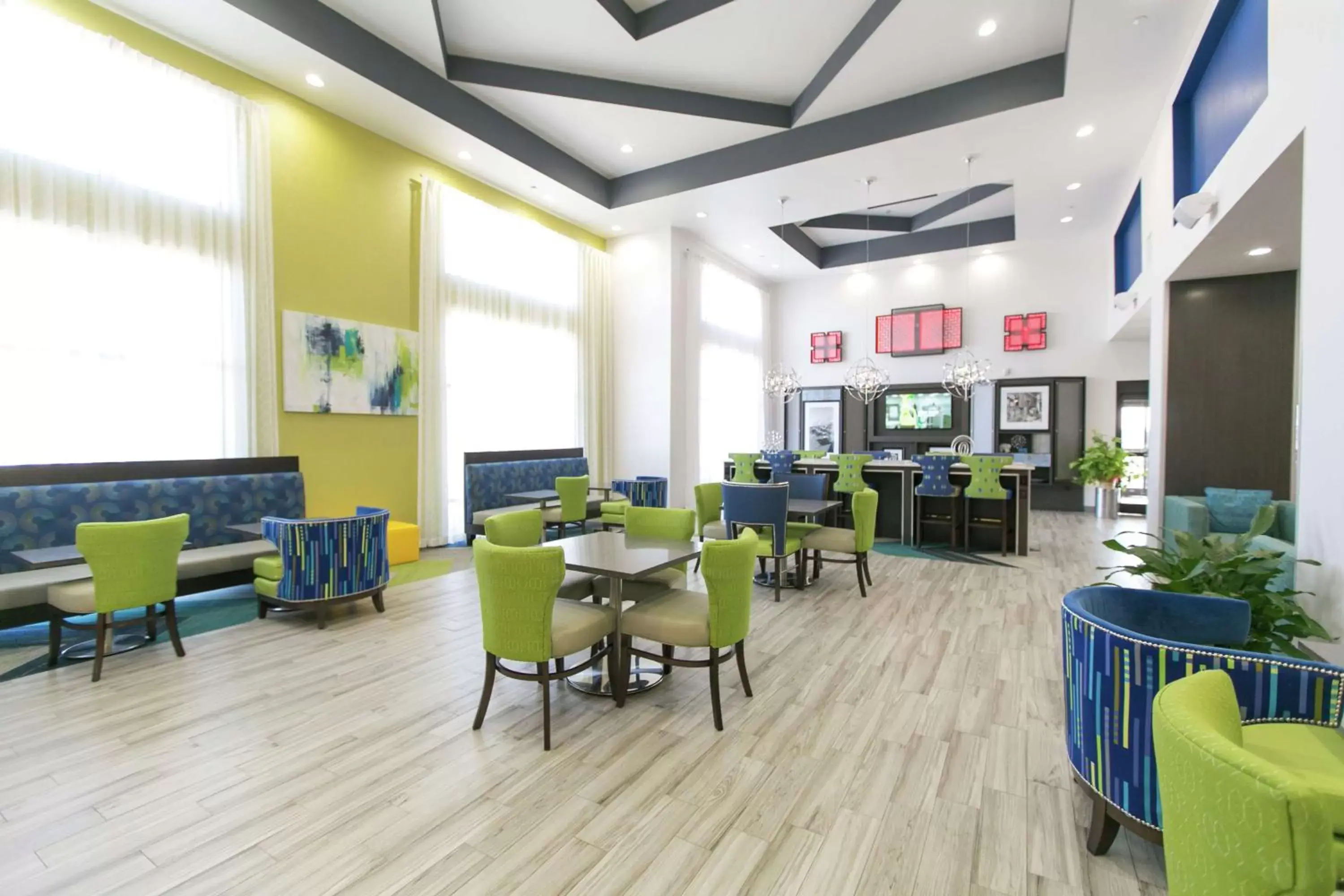 Lobby or reception, Restaurant/Places to Eat in Hampton Inn & Suites Stroud