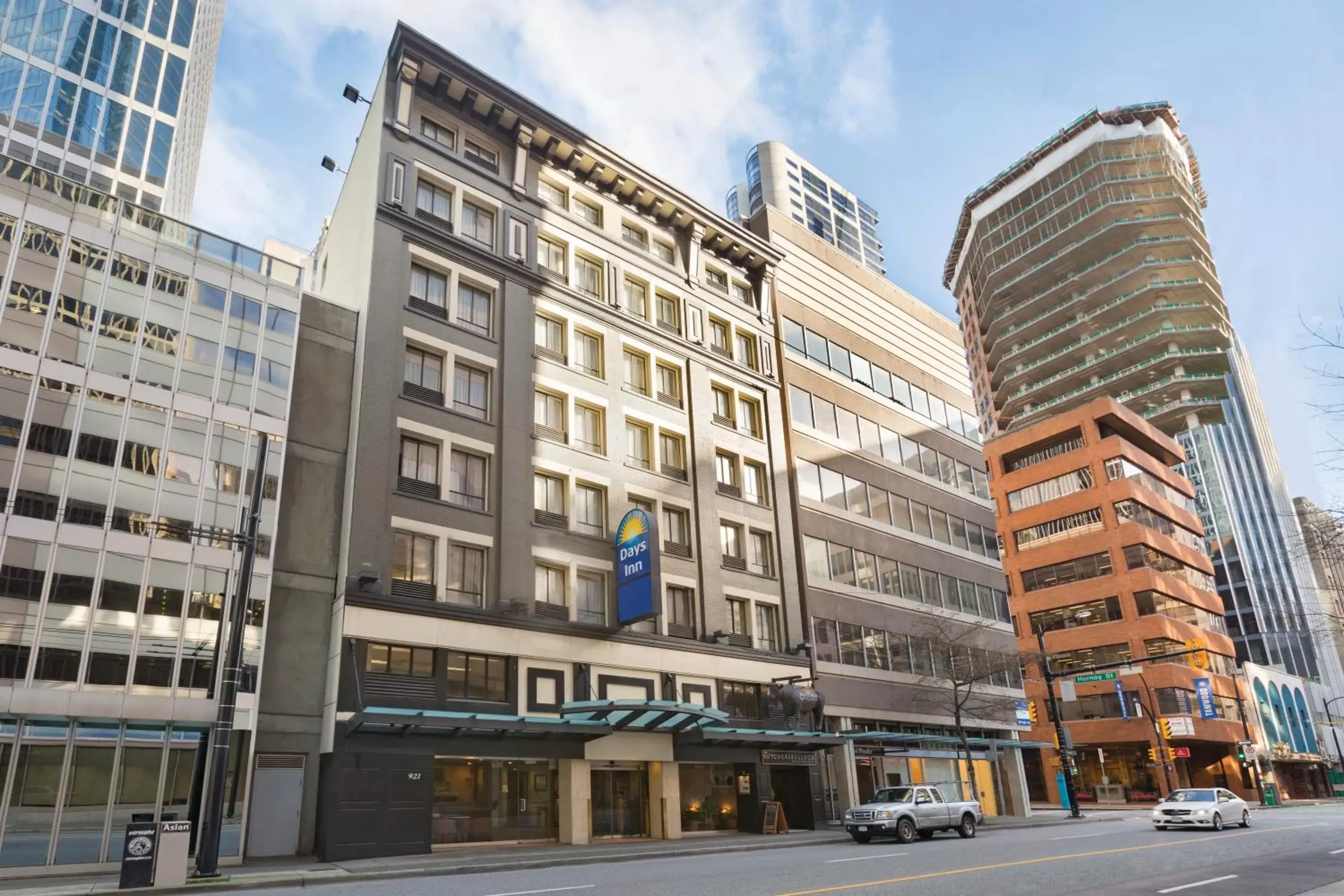 Facade/entrance in Days Inn by Wyndham Vancouver Downtown