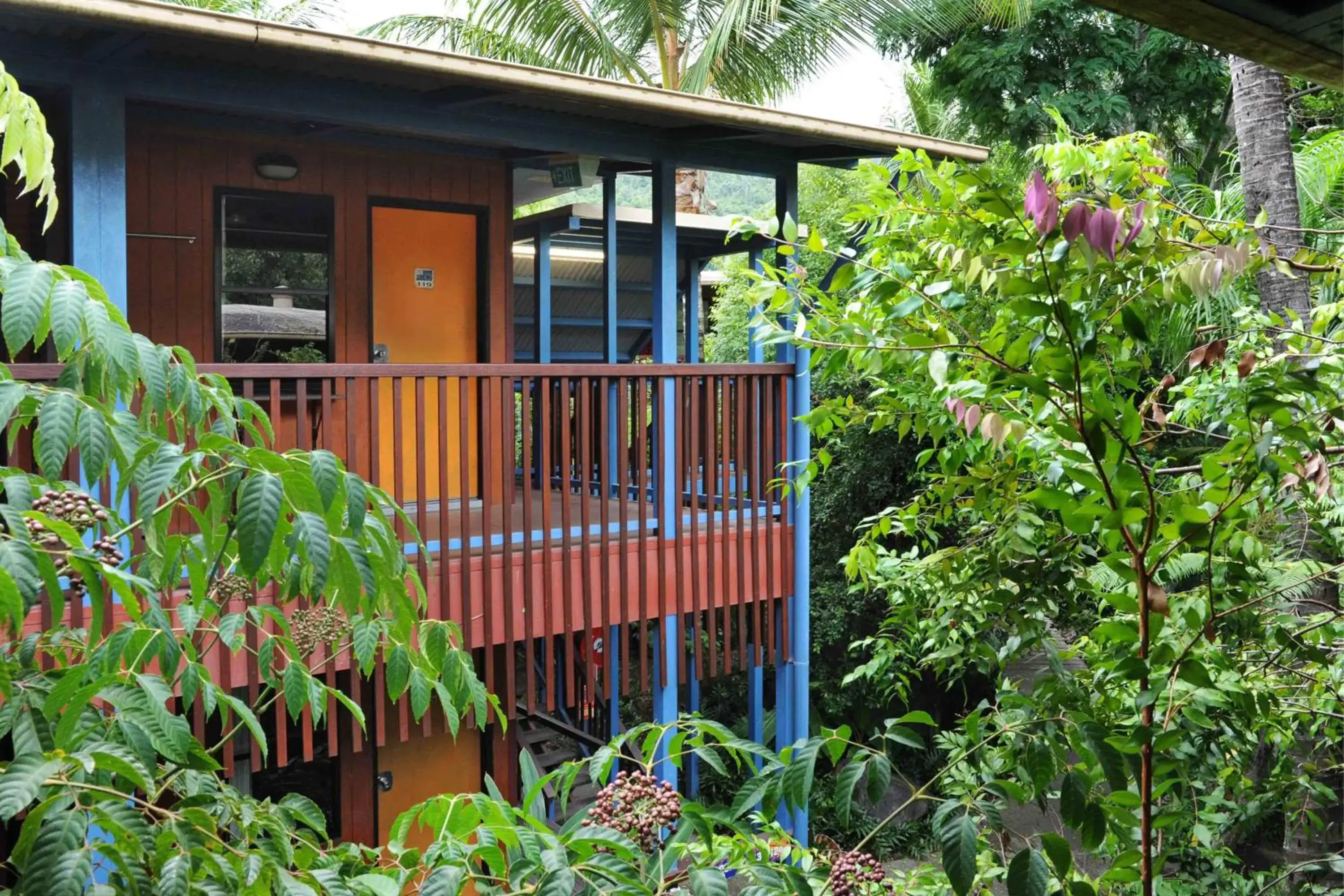 Facade/entrance in Airlie Beach Magnums - Adults Only