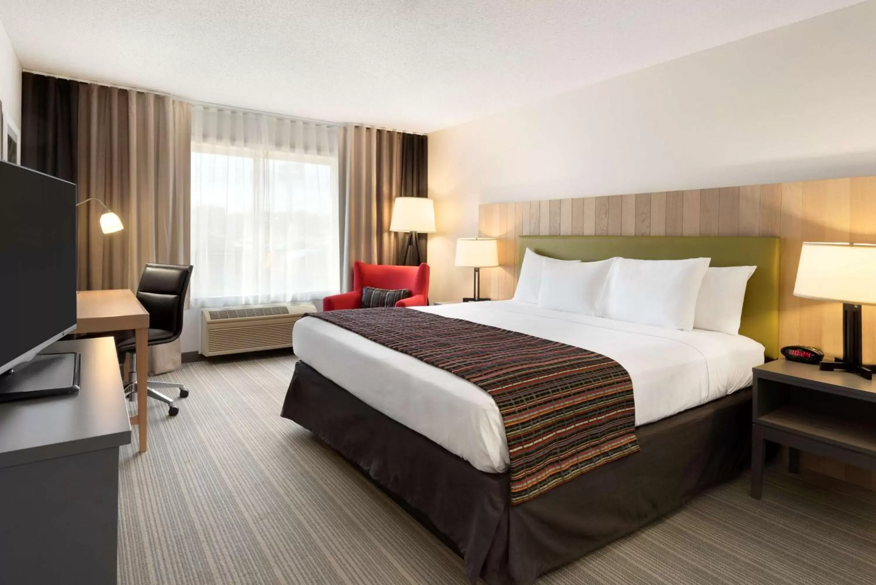 Photo of the whole room, Bed in Country Inn & Suites by Radisson, Chippewa Falls, WI