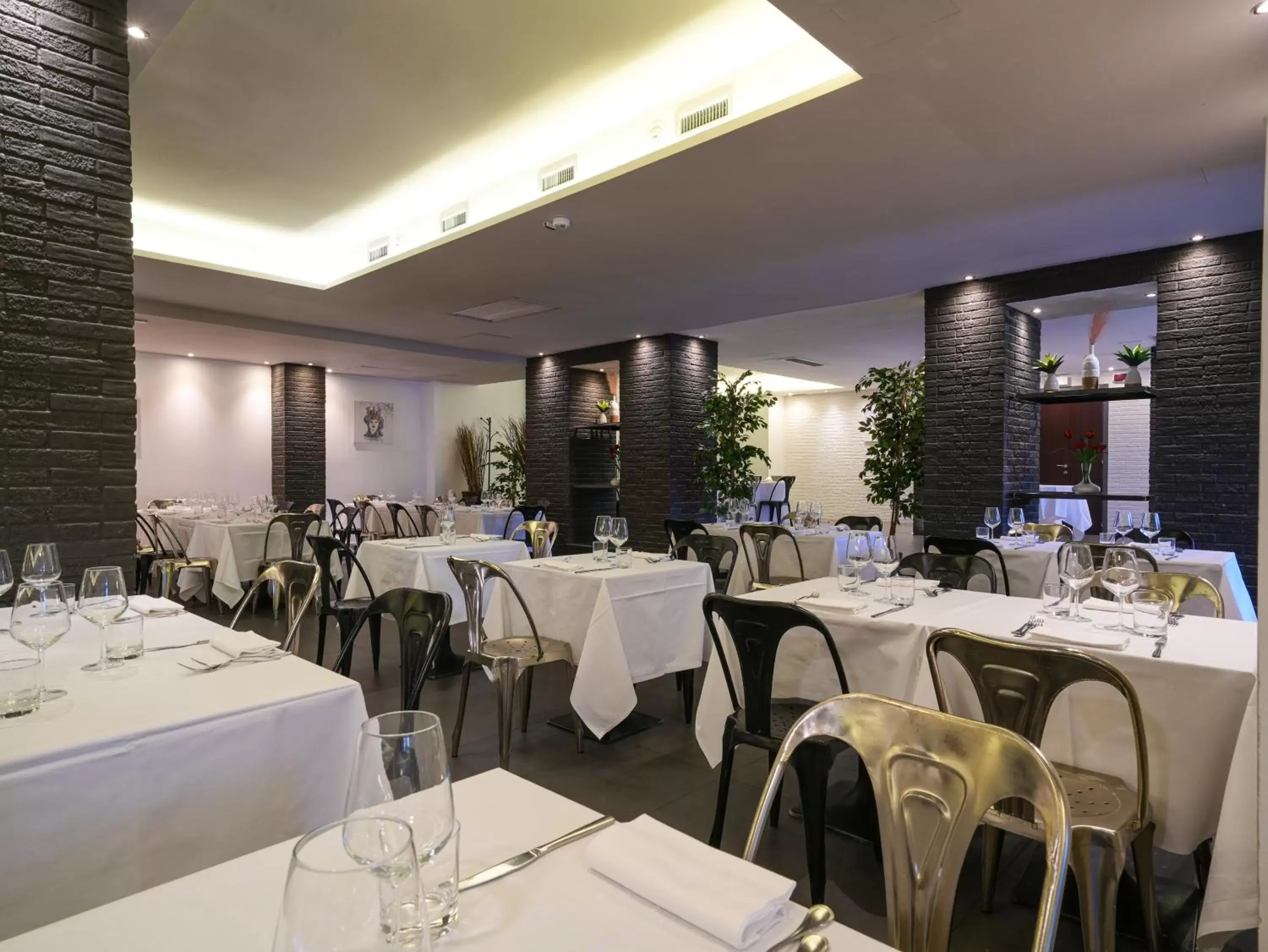 Restaurant/Places to Eat in Hotel La Meridiana