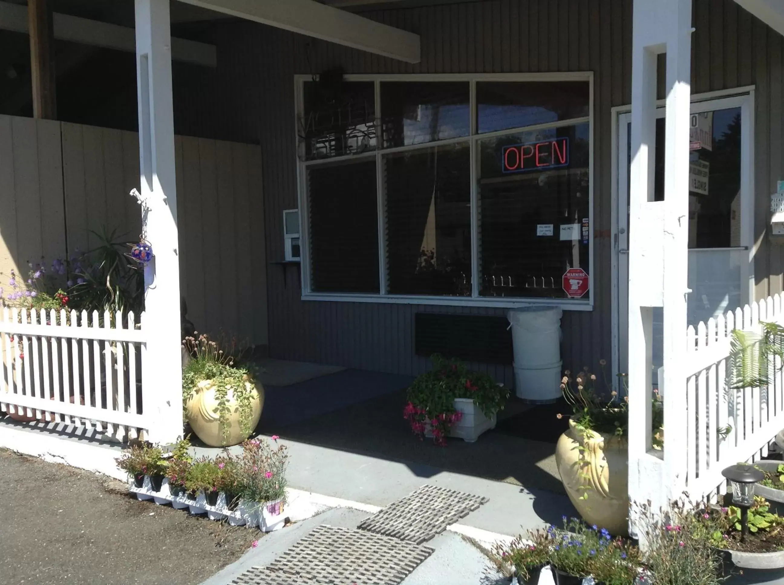 Facade/entrance in Grays Harbor Inn & Suites