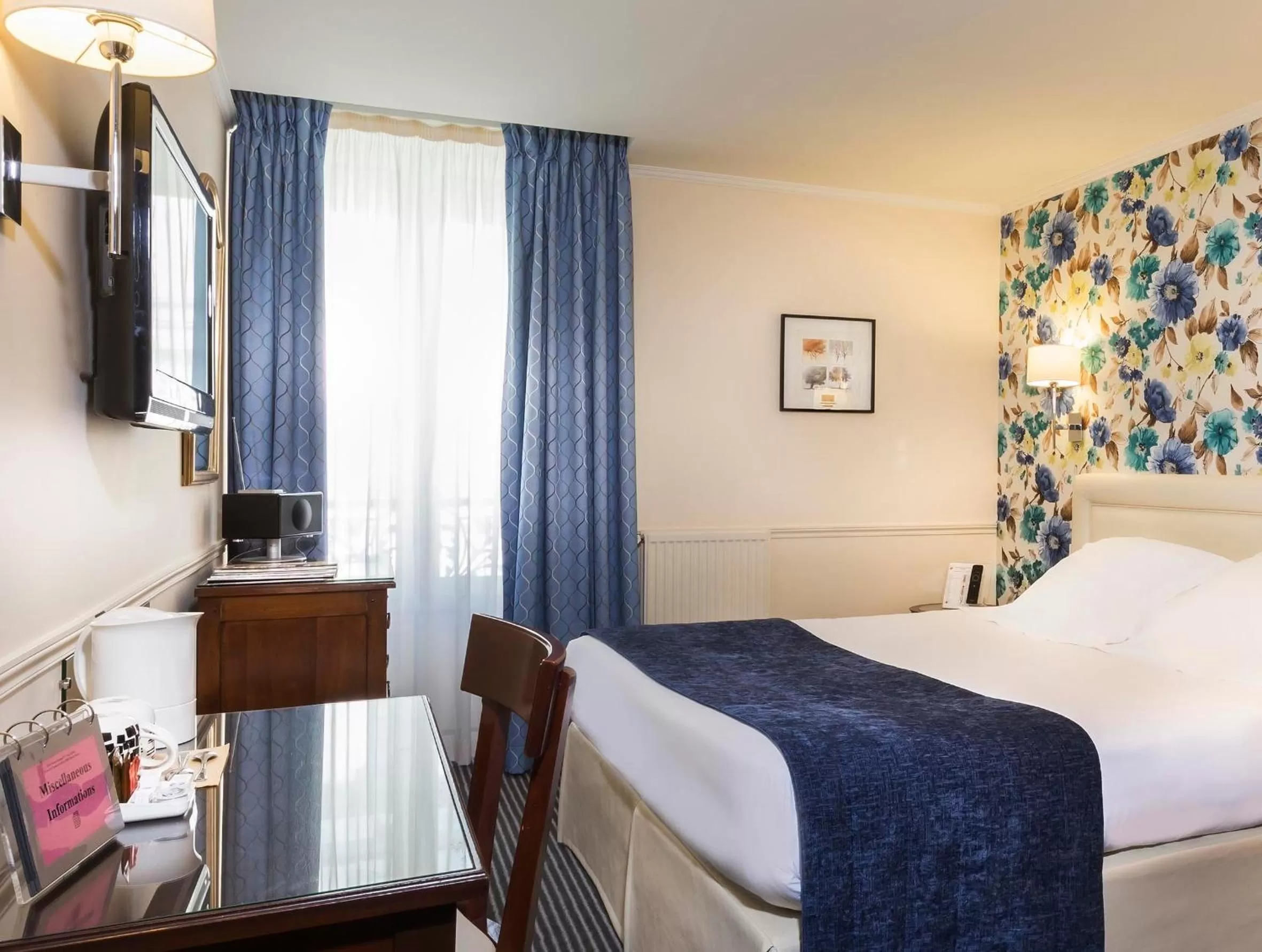 Bed in Hotel Relais Bosquet by Malone