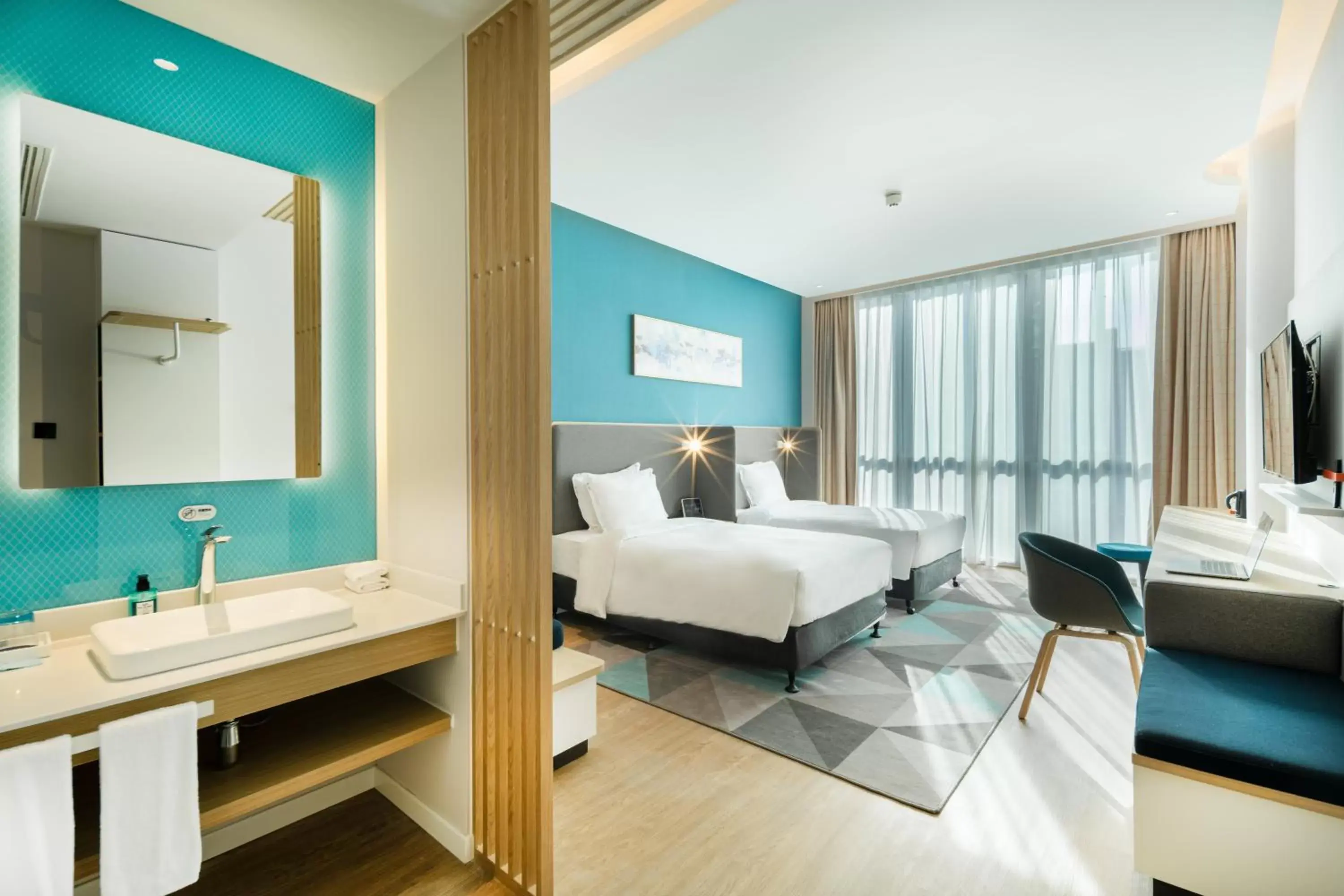 Photo of the whole room in Holiday Inn Express Shanghai Pudong Zhangjiang, an IHG Hotel