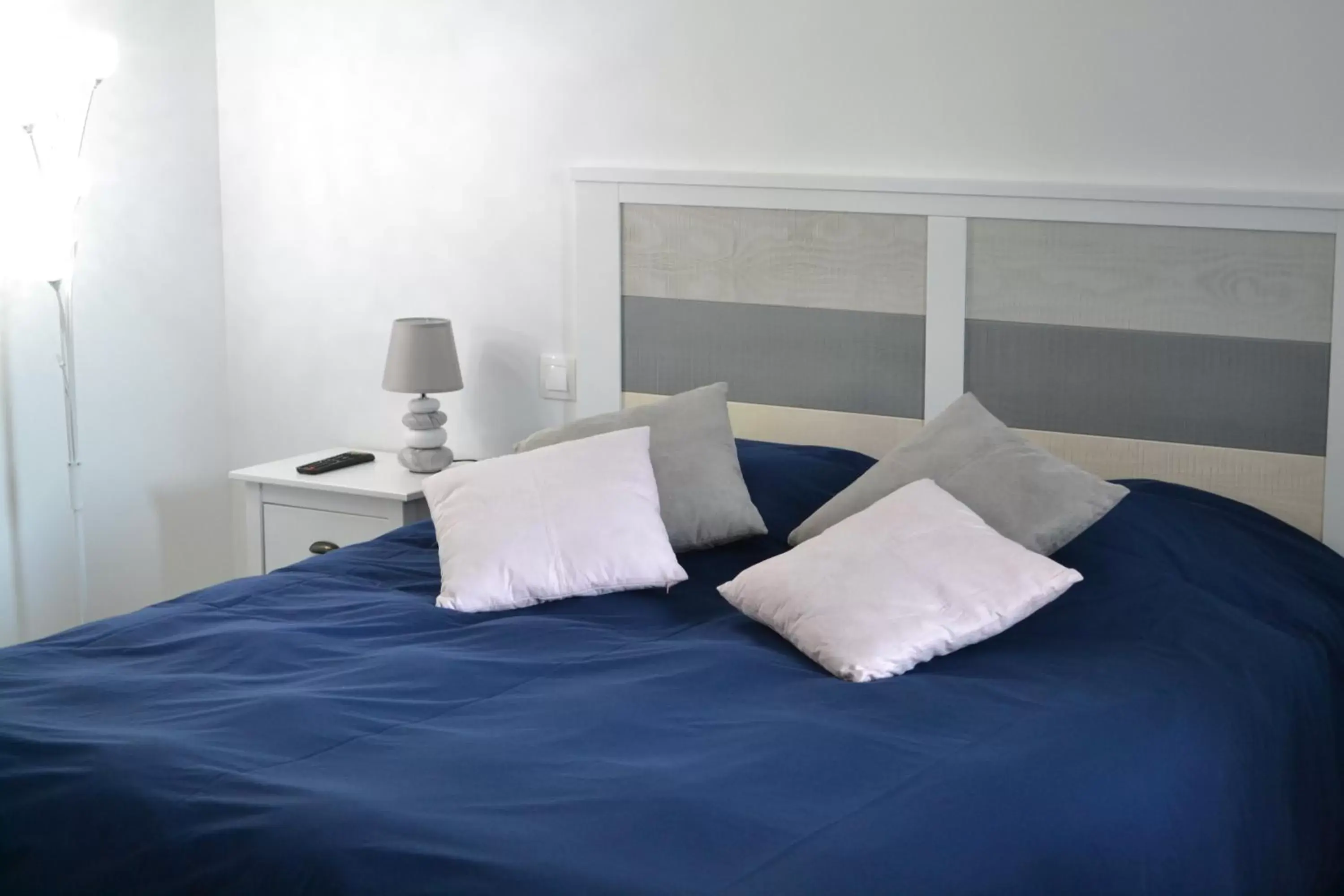 Bedroom, Bed in L'instant bleu