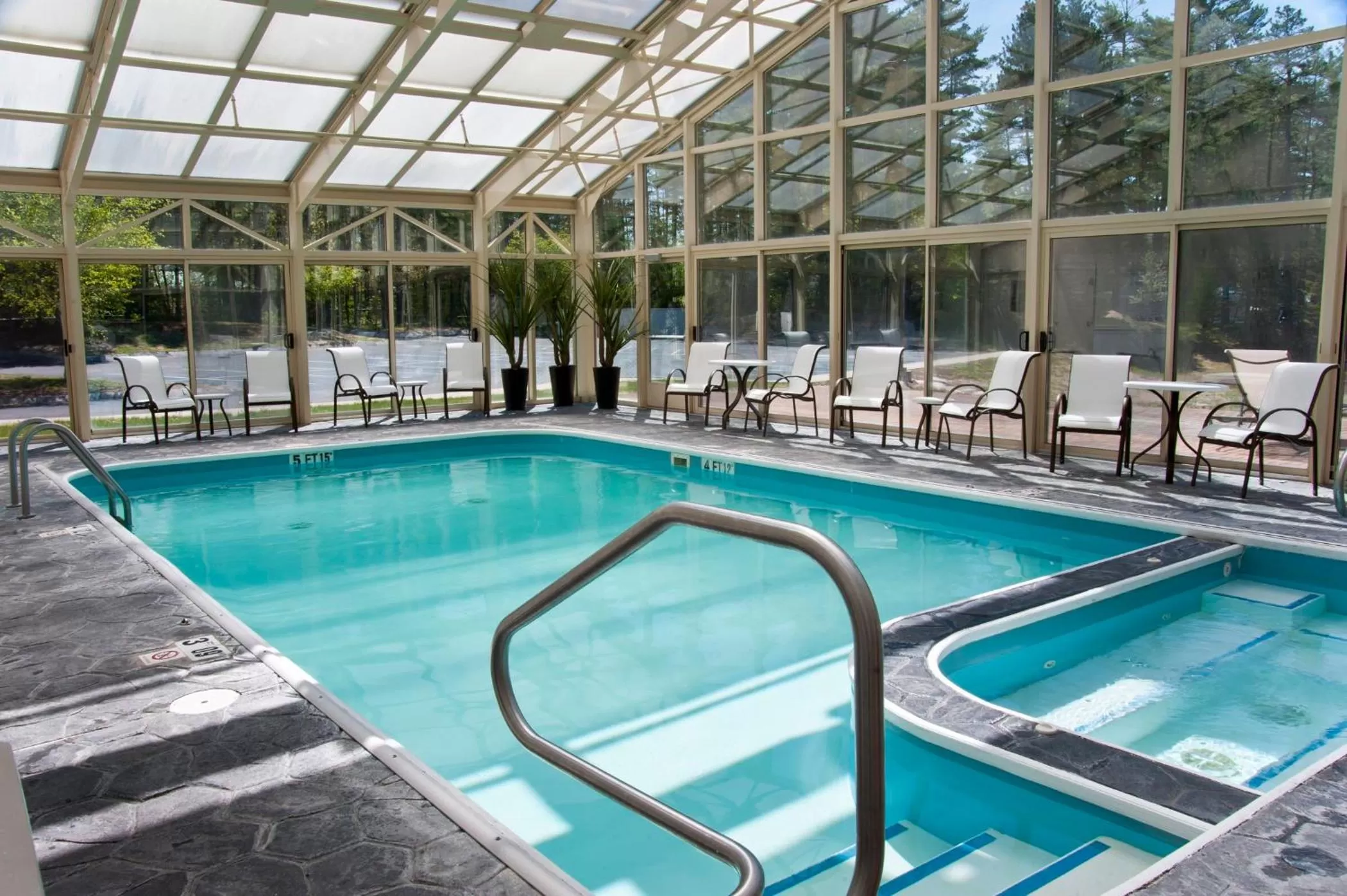 Swimming pool in Holiday Inn Express Hotel & Suites North Conway by IHG