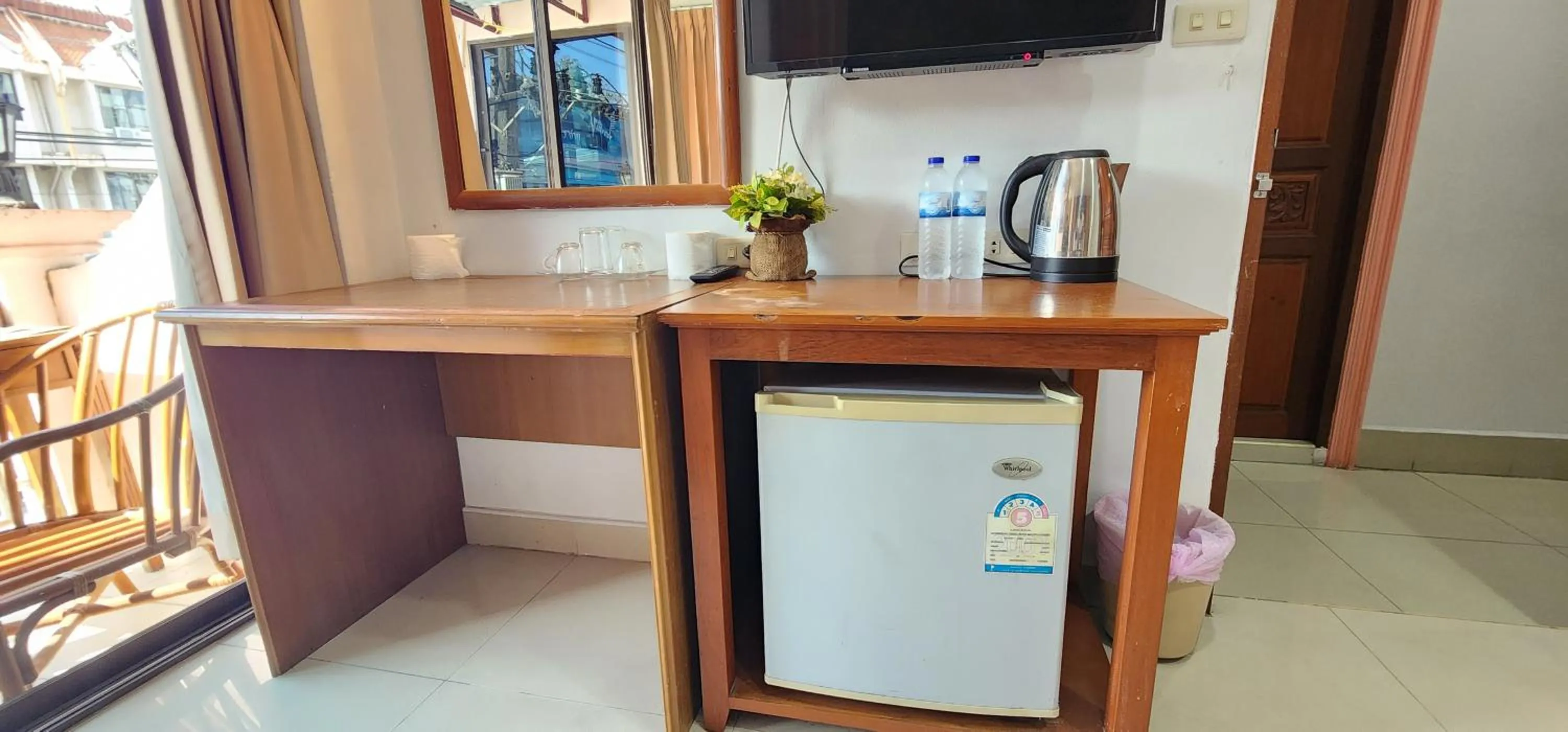 oven in Royal Sweet Hotel