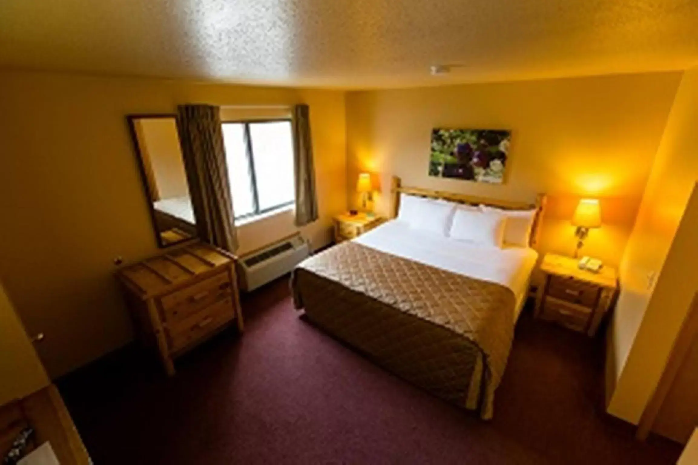 Bedroom, Bed in Cranberry Country Lodge Bedroom, Bed in Cranberry Country Lodge