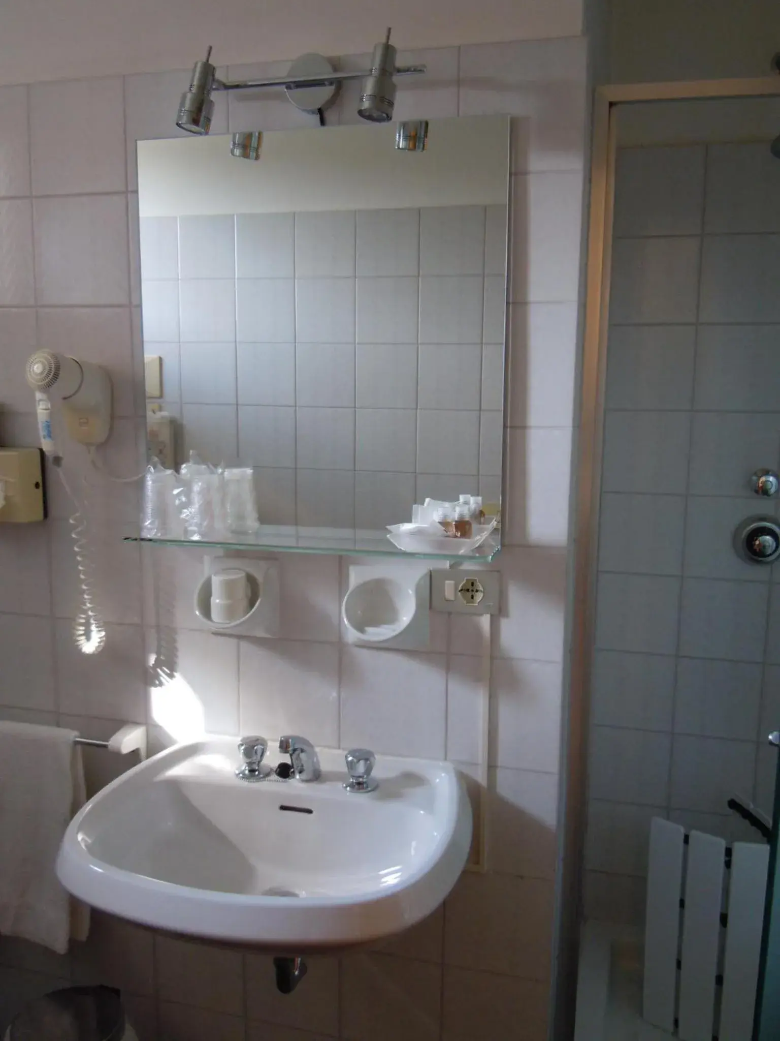 Bathroom in Albergo Bagner
