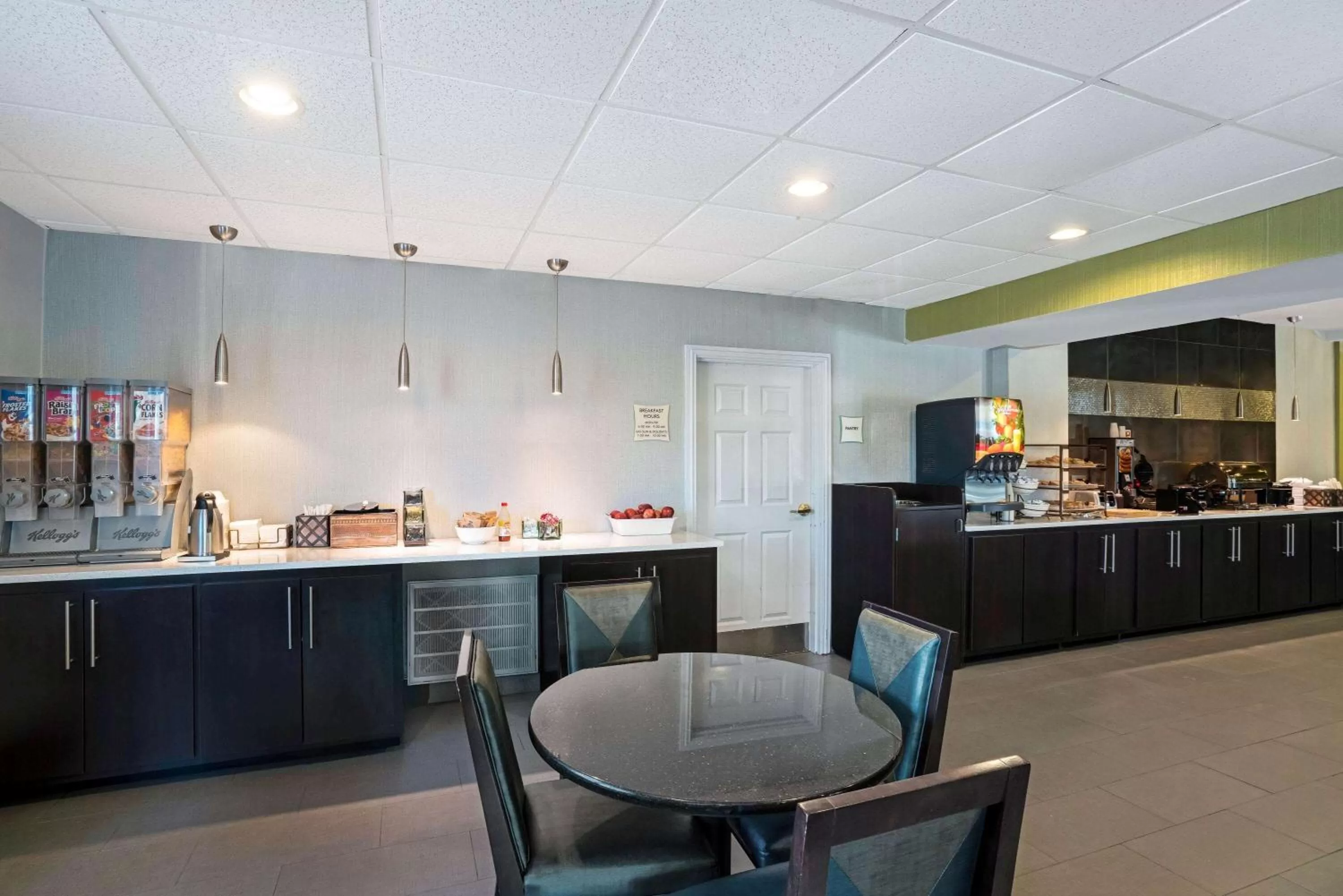 Restaurant/places to eat in La Quinta by Wyndham Lebanon