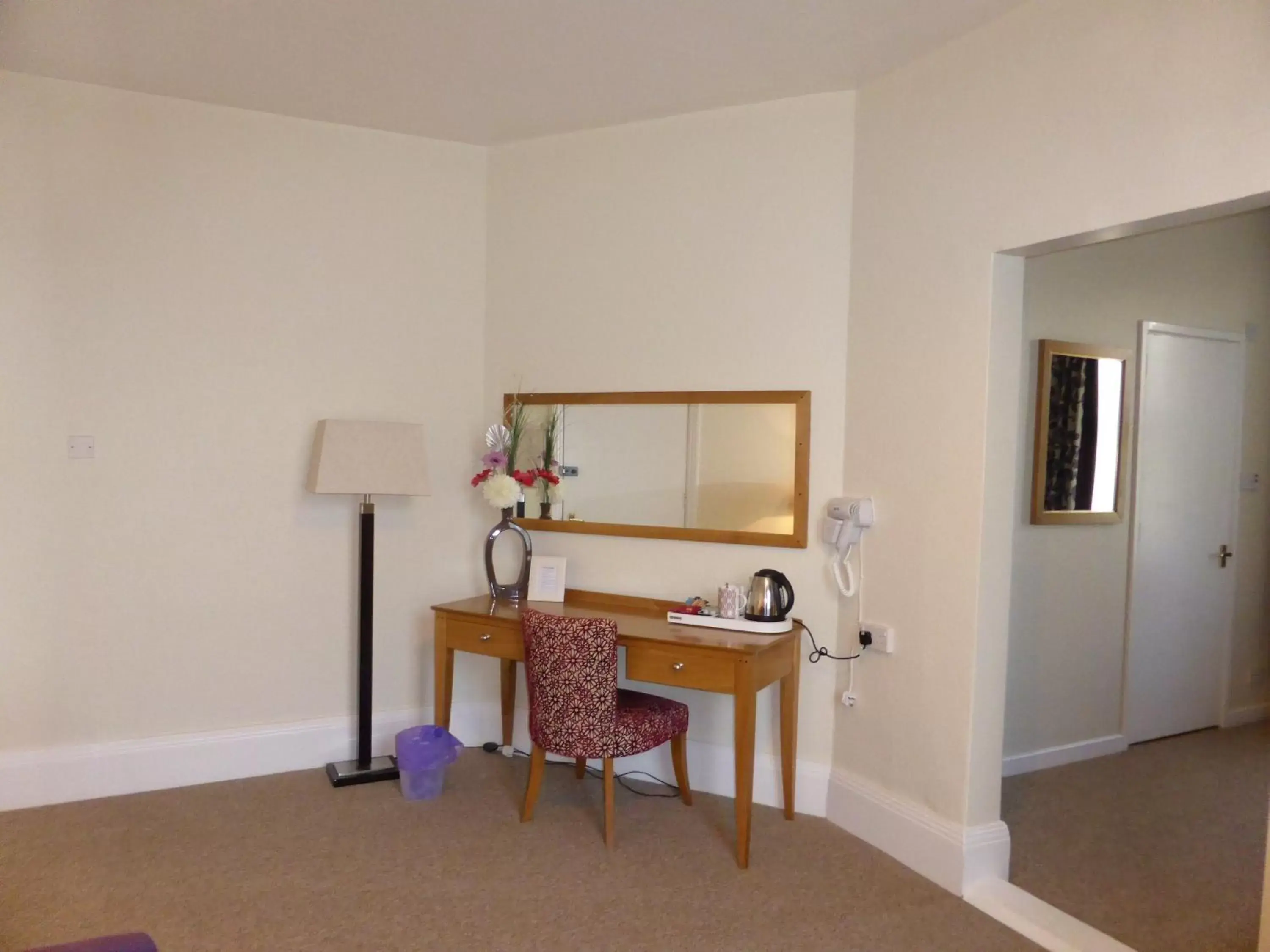 Seating area, TV/Entertainment Center in Bailey Ground Lodge