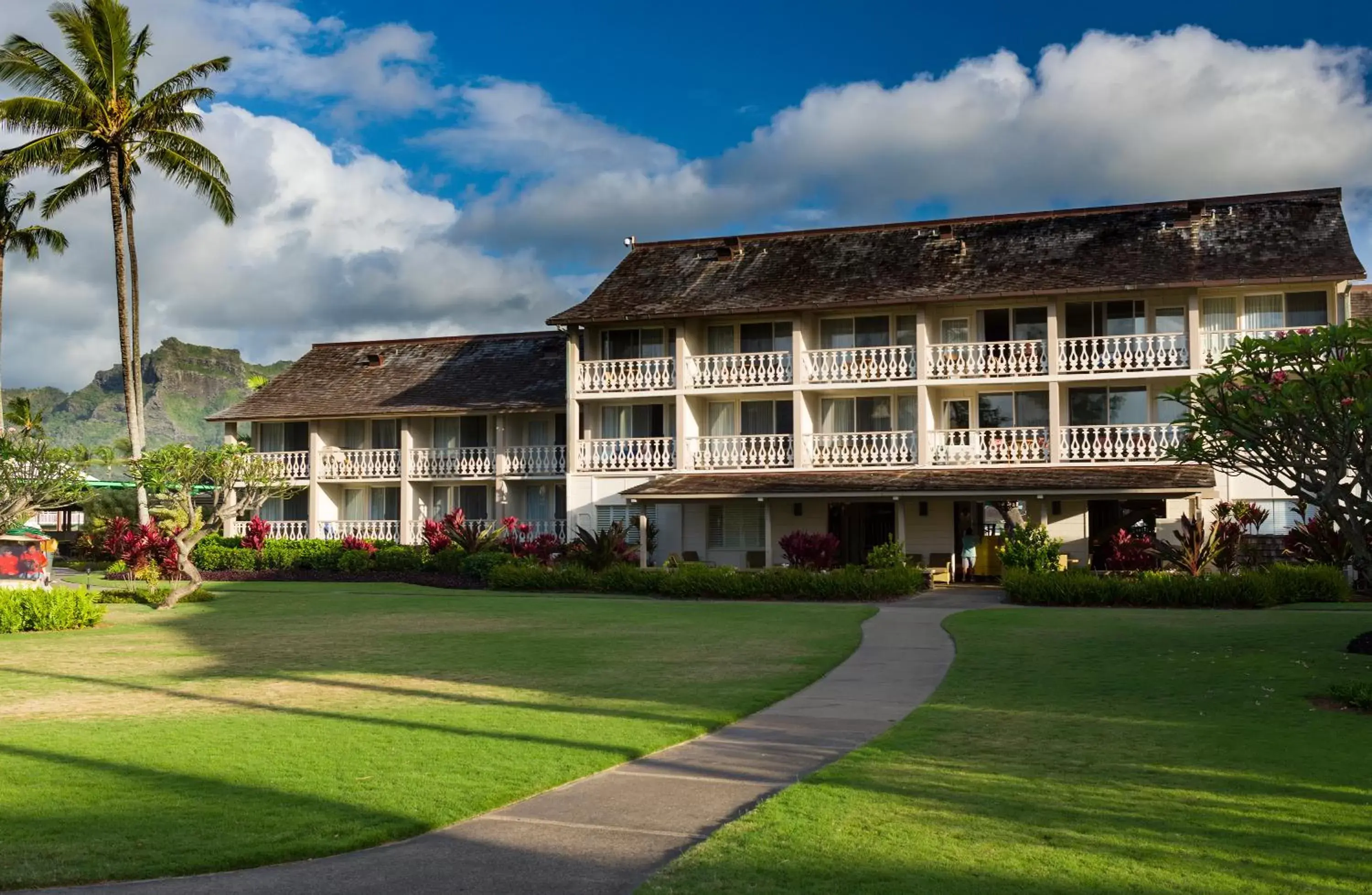 Property Building in Aston Islander On The Beach